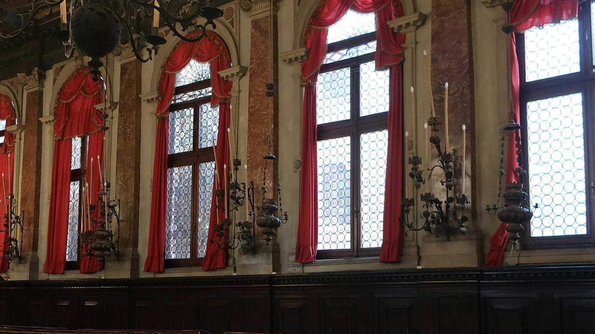 Jewish Quarter Tour with Synagogue Ticket in Venice - Thumbnail 3