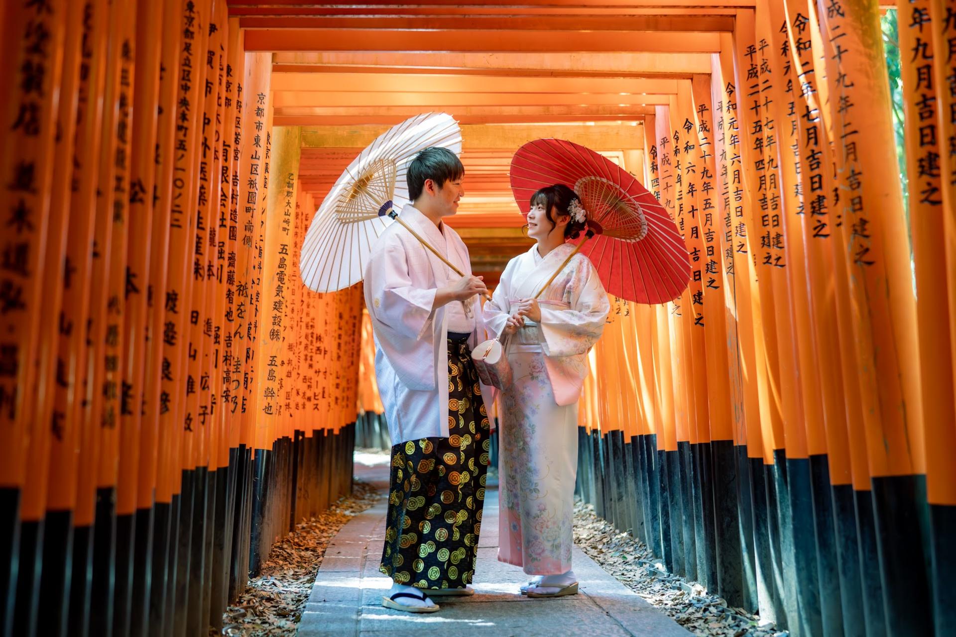 Kyoto Aiwafuku Fushimi Inari Store: Explore the Senbon Torii, Kimono Rental + Japanese-style Hair Set with Makeup and Photo Shoot available as optional extras (Aiwafuku Fushimi Inari Store) - Thumbnail 3