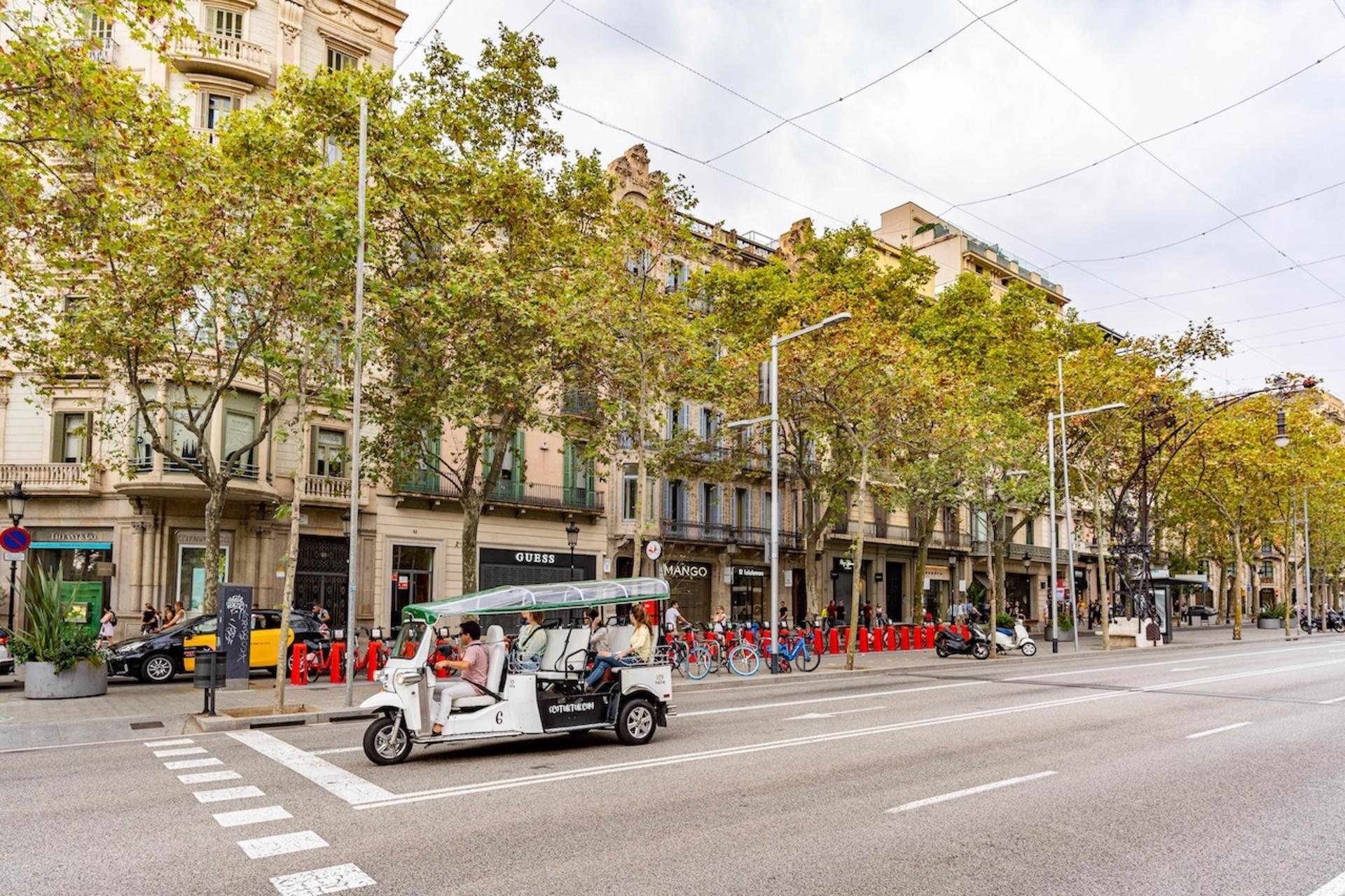 Tuk Tuk Tour in Barcelona - Thumbnail 10