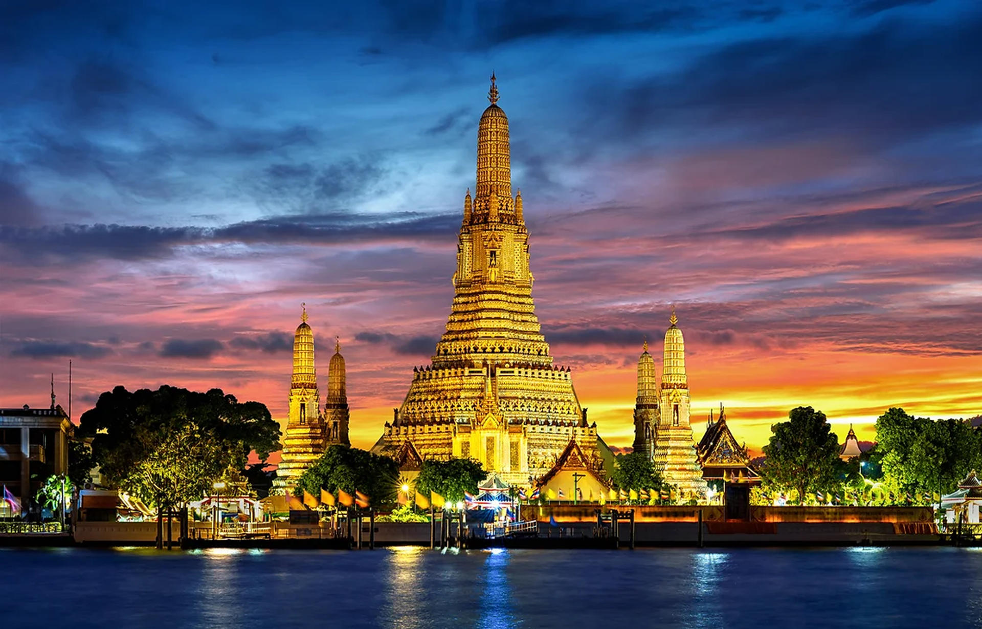 Super Galaxy Dinner Cruise in Bangkok - Thumbnail 6