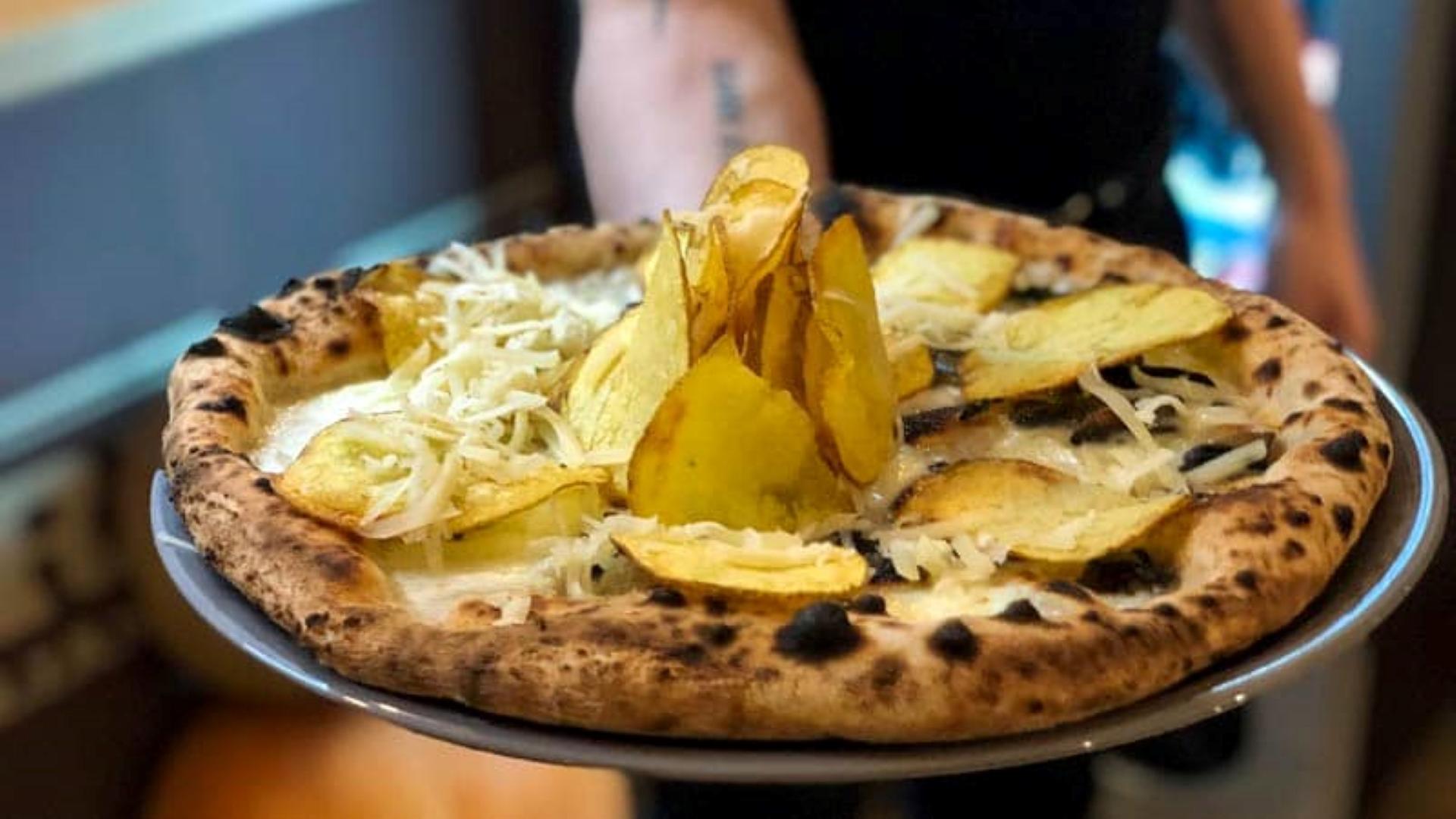Gourmet Pizza Experience with Drinks and Dessert in Lecce - Thumbnail 32