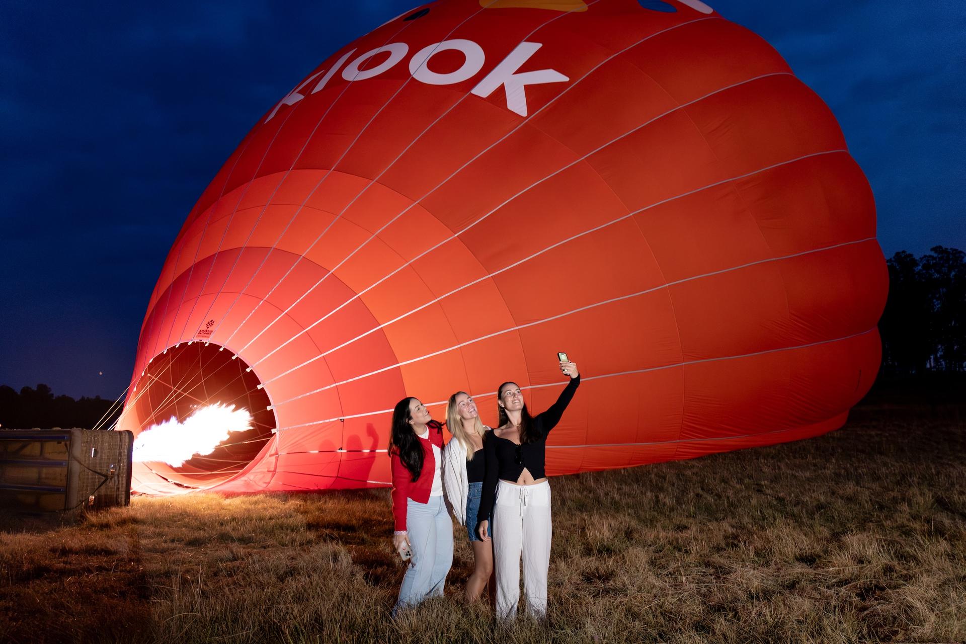 Klook Gold Coast Hot Air Balloon Experience with Sparkling Wine - Thumbnail 2