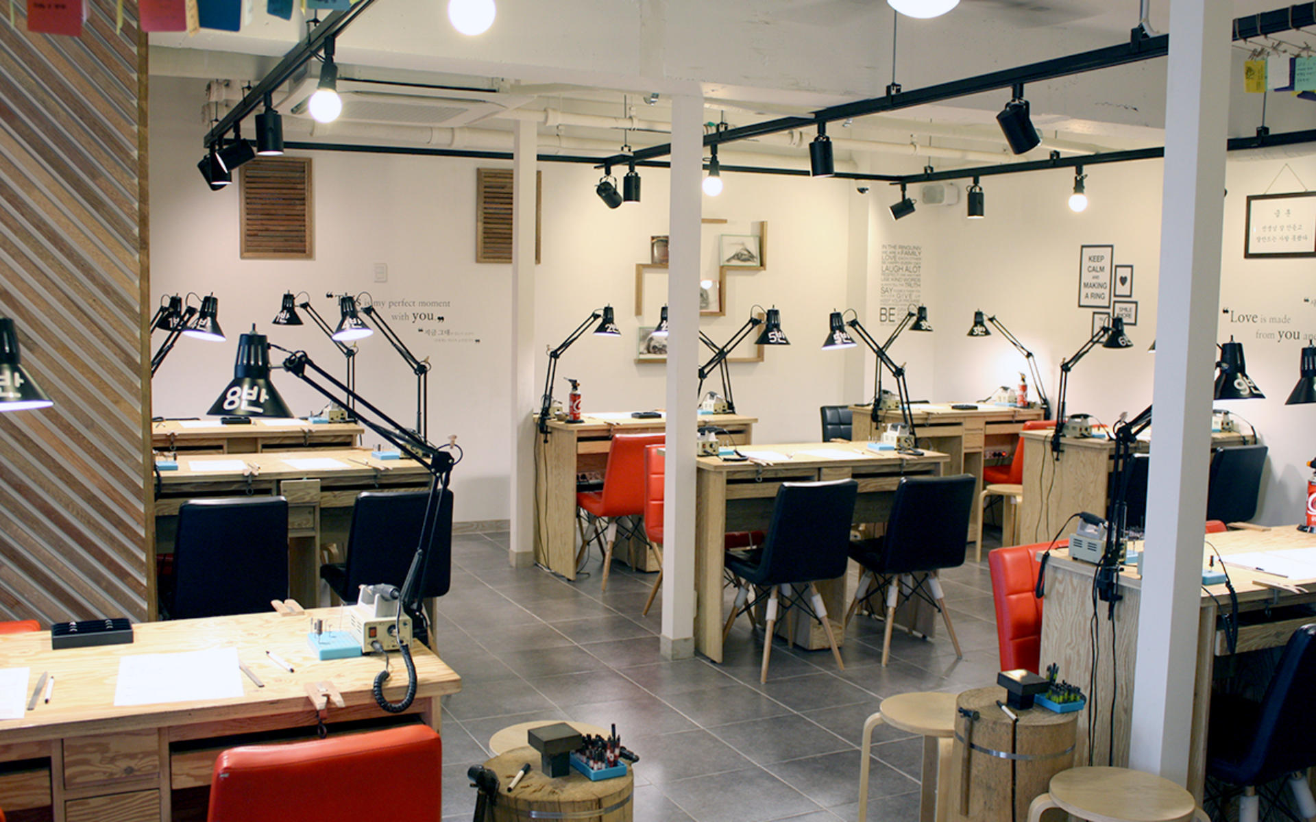 Seoul Hongdae Ring Making Experience by University of Rings - Thumbnail 2