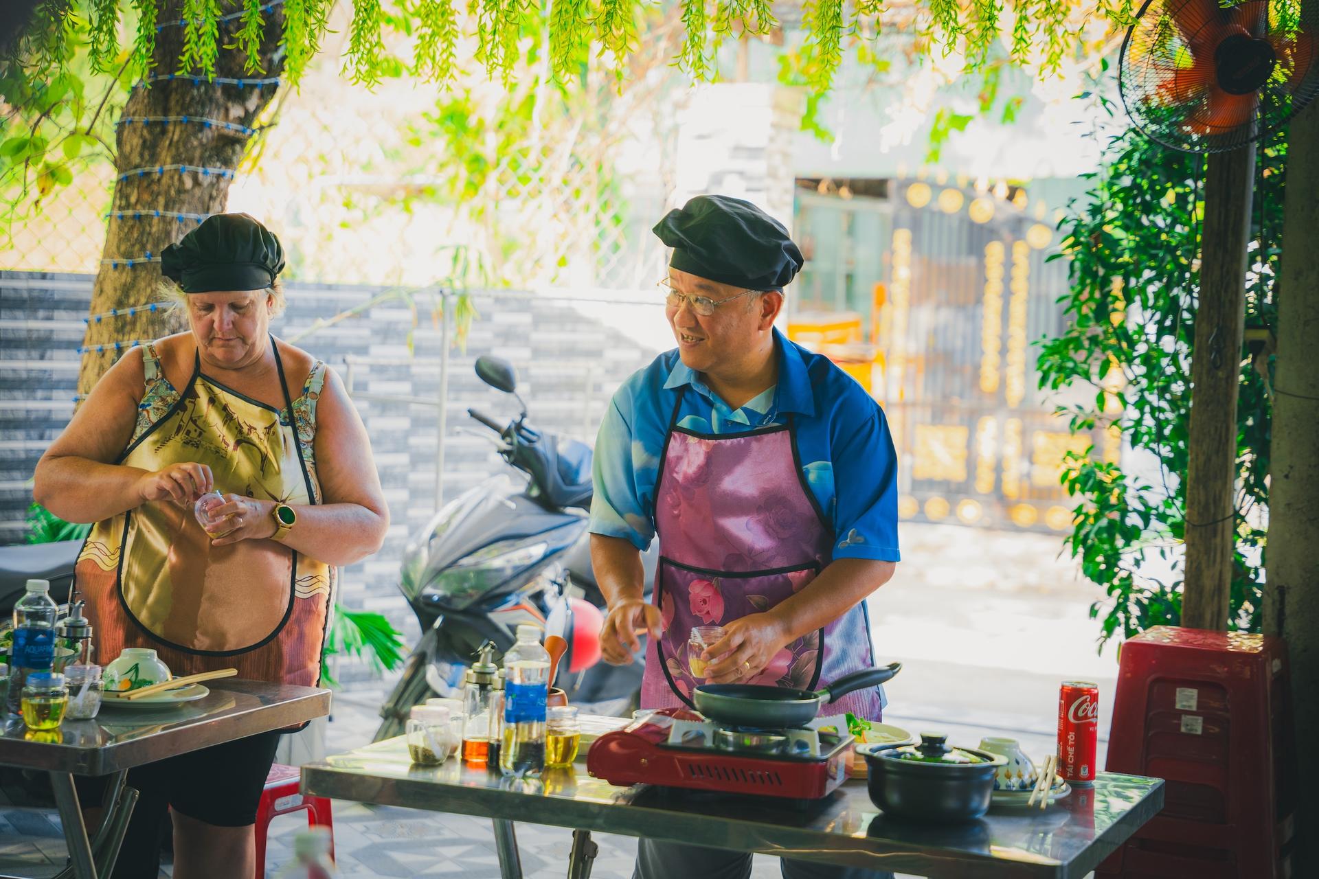 Hoi An Evening Street Food Tour with a Local Guide - Thumbnail 33