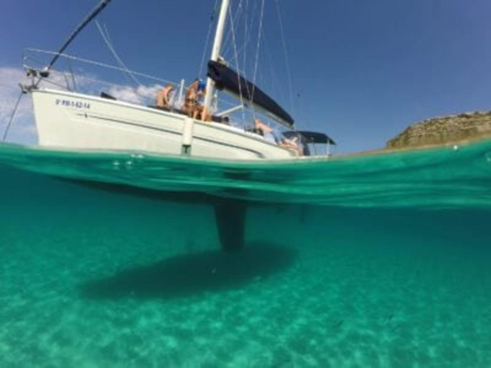 Palma Bay on a sailing boat - small group - Thumbnail 6