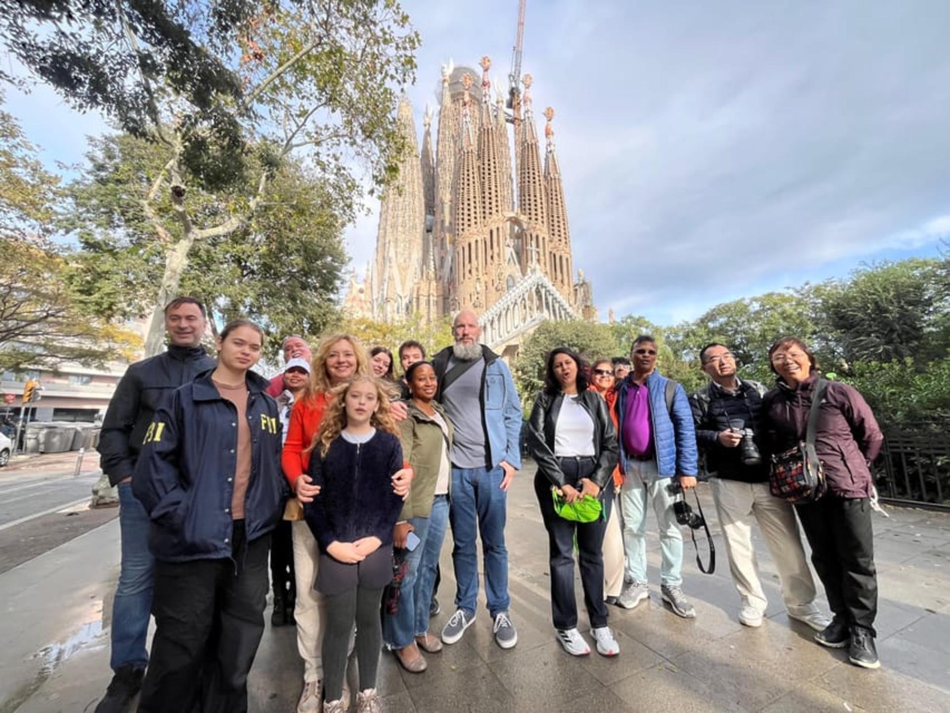Sagrada Familia & Montserrat full-day tour with pickup - Thumbnail 3