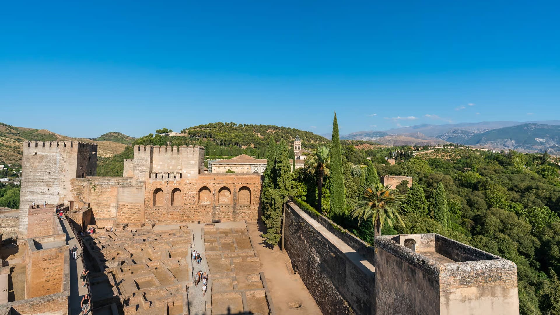 Alhambra, Generalife & Nasrid Palaces Guided Tour - Thumbnail 6