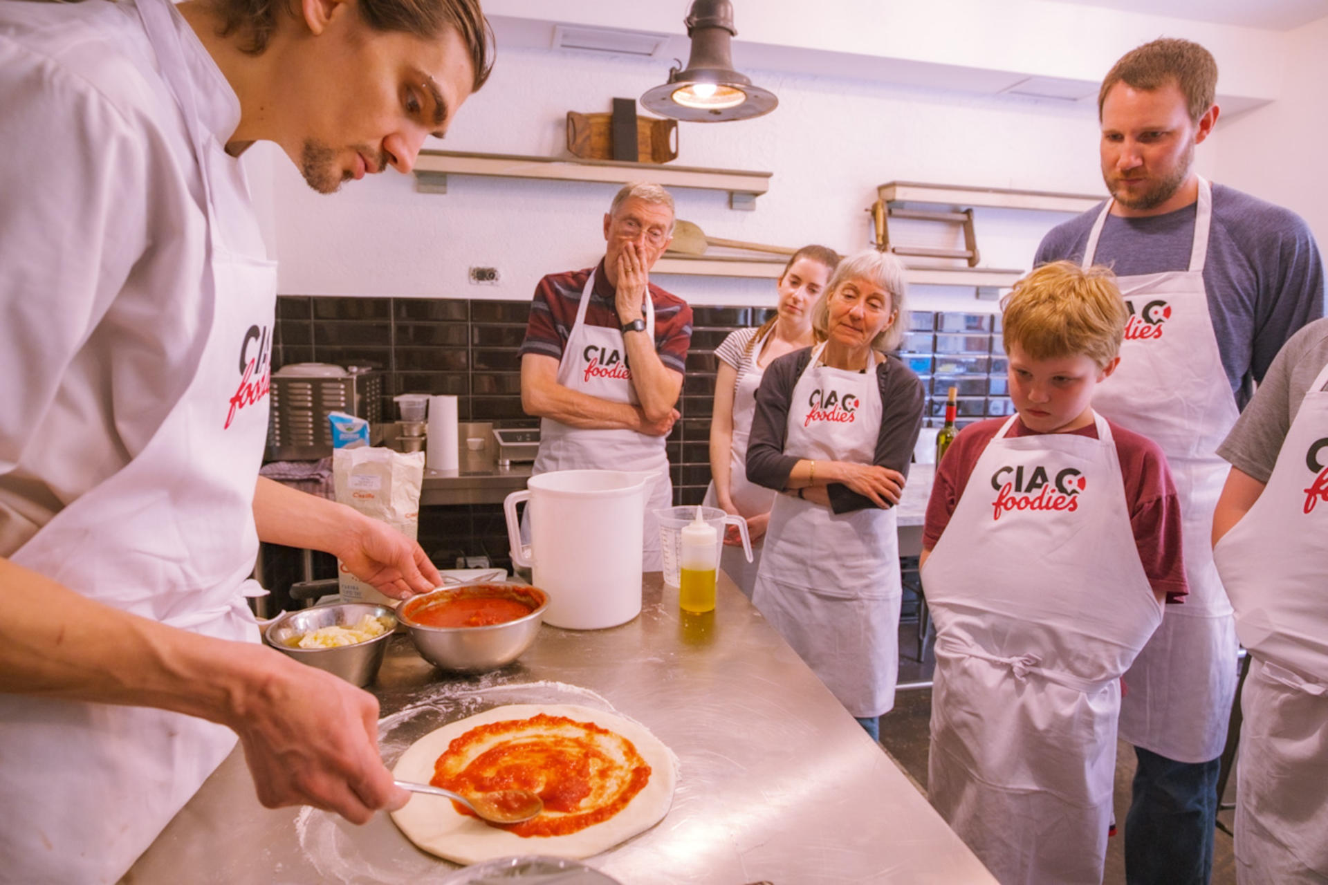 Pizza & gelato making class with unlimited wine in Florence - Thumbnail 5