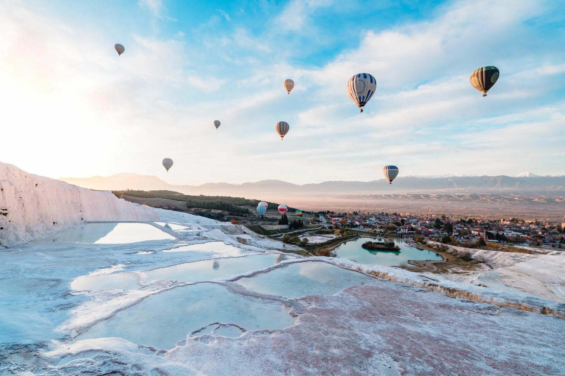 From Antalya: Pamukkale Hot Air Balloon Flight with Lunch - Image 1