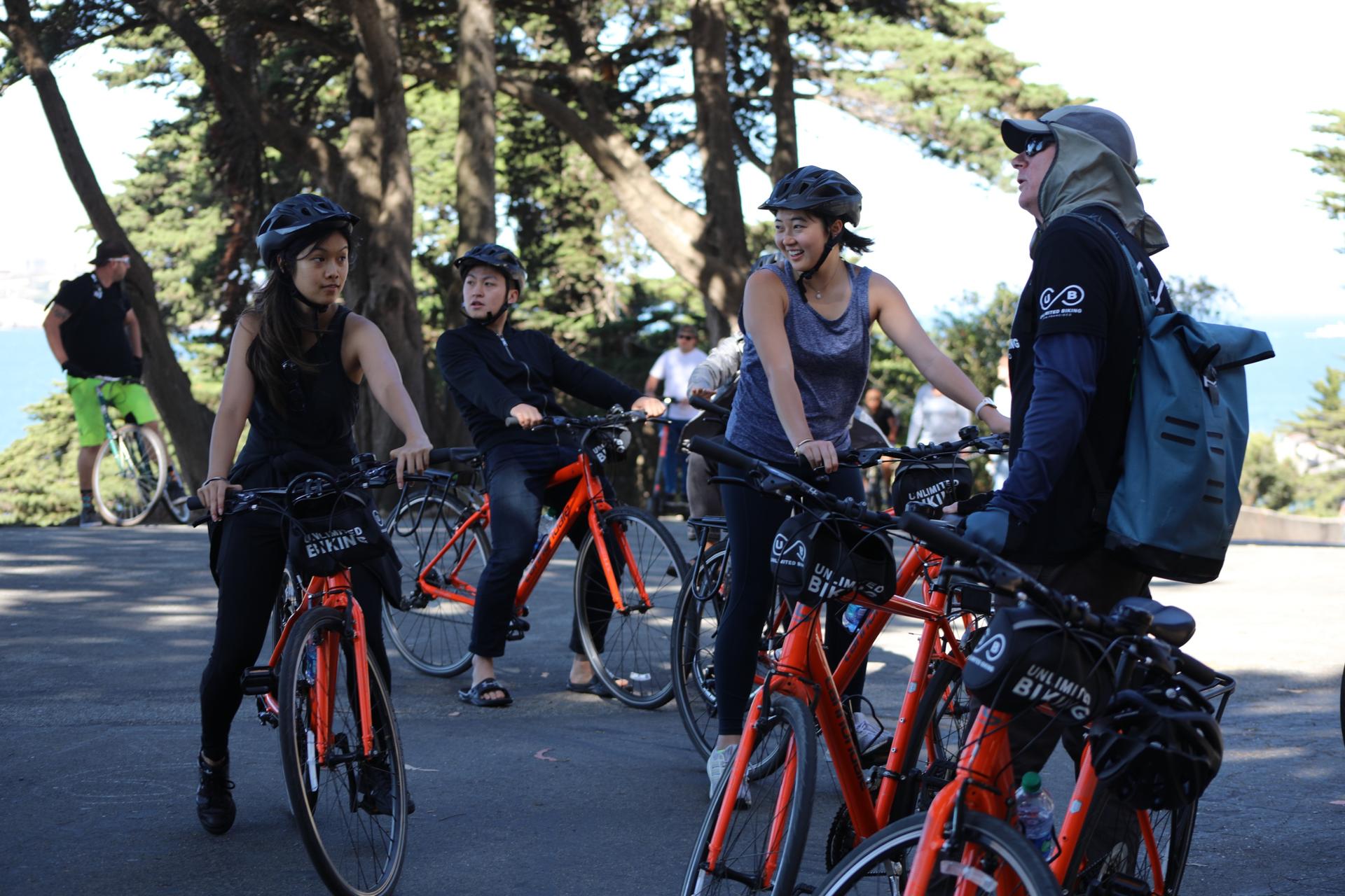 Santa Monica & Venice Beach Bike Tour - Thumbnail 2