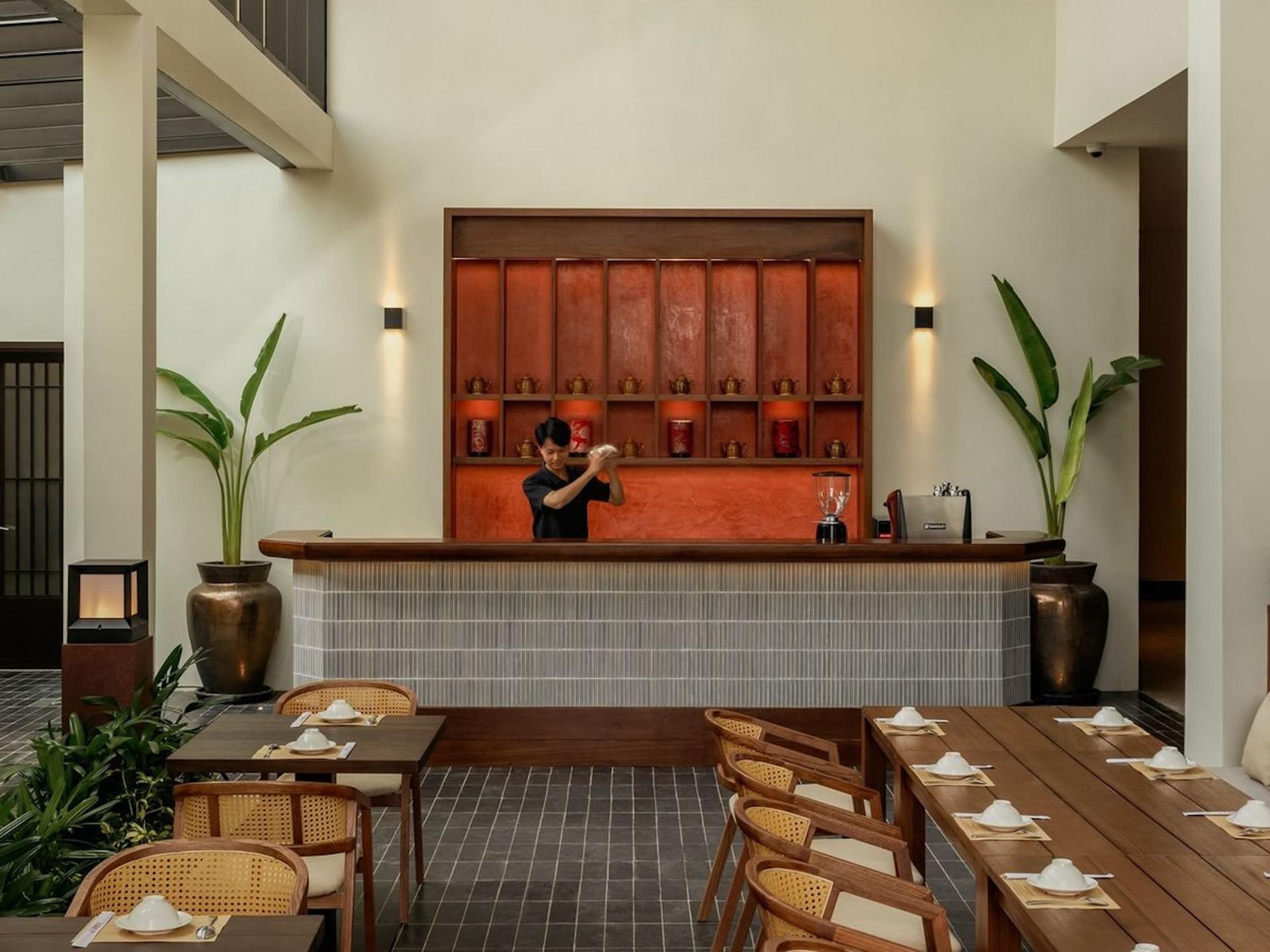[Madame Lan Michelin Restaurant] Central Dining Experience - Image 1