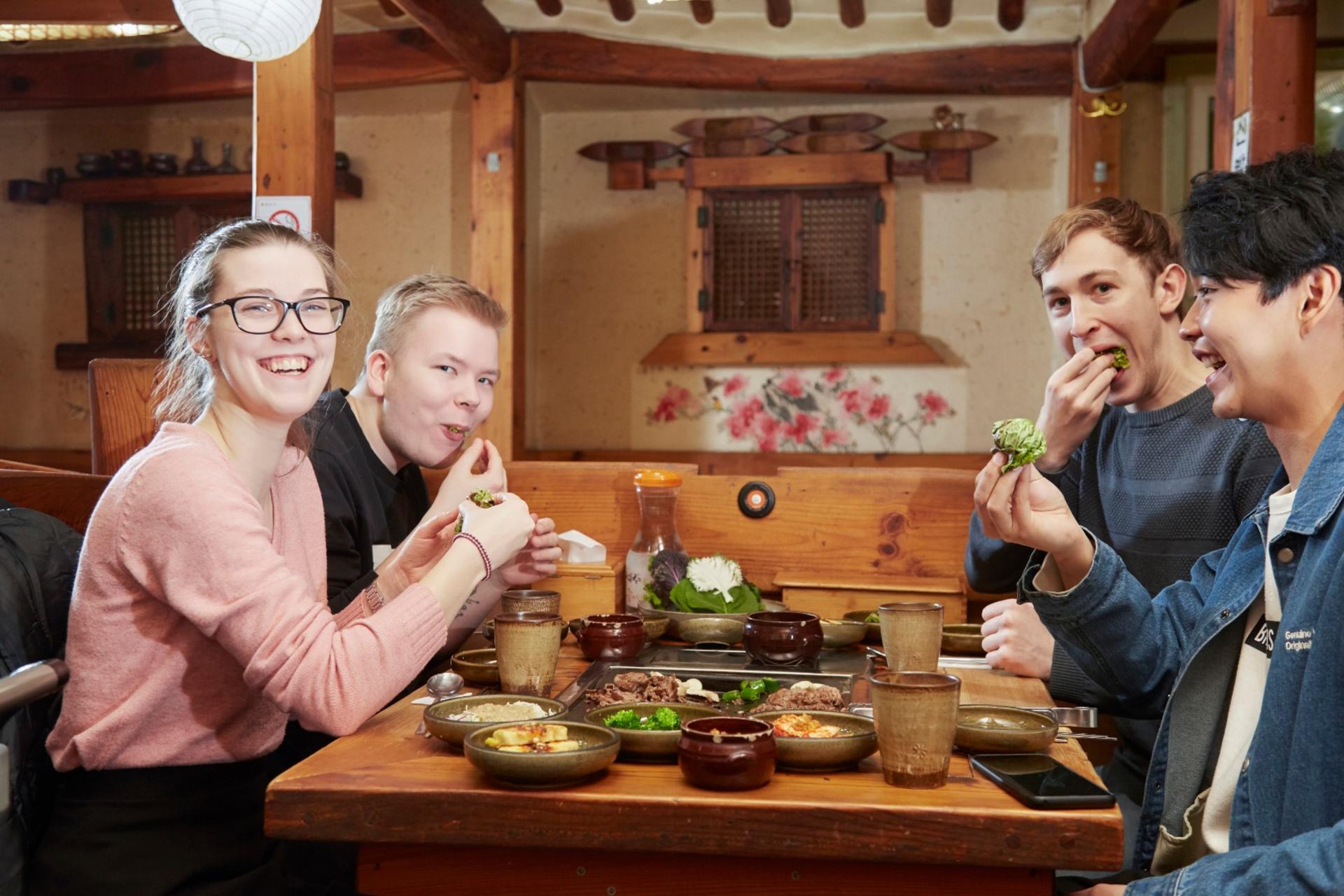 Small-Group Night Food Tour in Seoul with Korean BBQ - Thumbnail 3