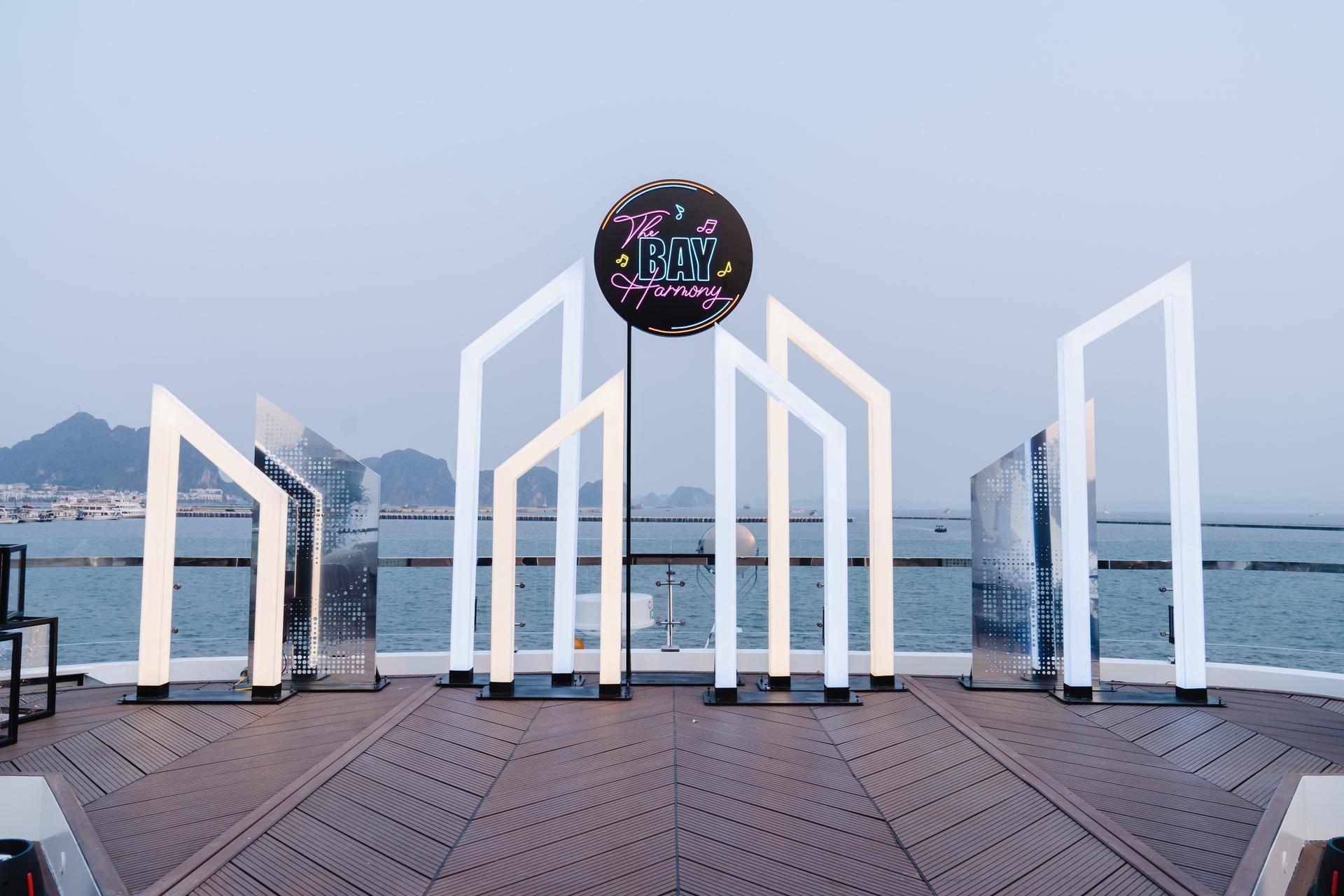 Sunset Dinner Experience of Ha Long Bay by Saquila Yacht - Thumbnail 11