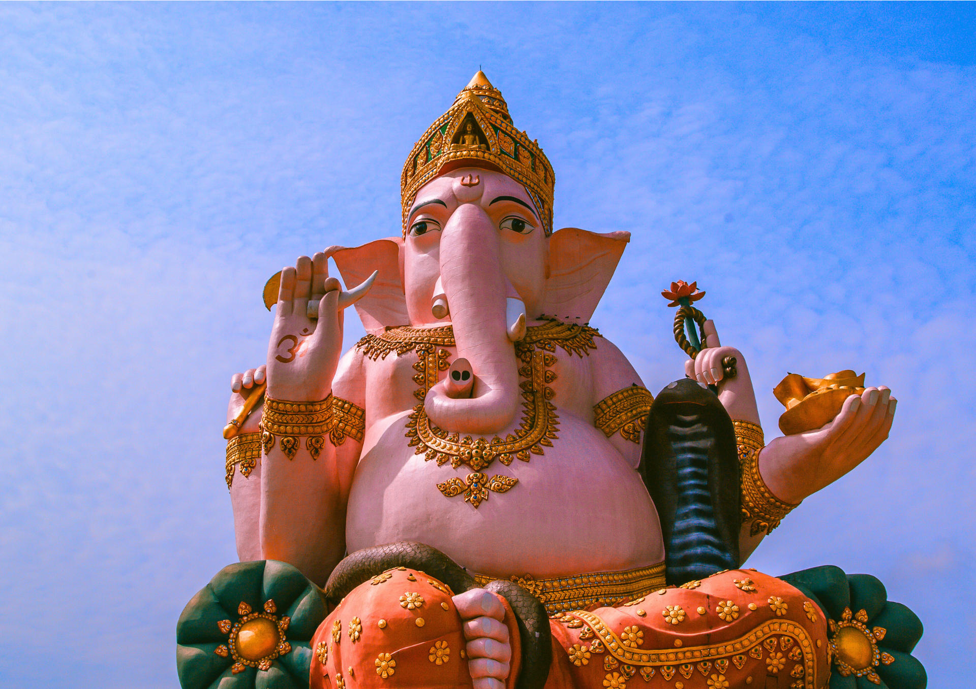 Bangkok Temple Tour by MyProGuide(Wat Paknam,Pink Ganesh,Wat Saman) - Thumbnail 5