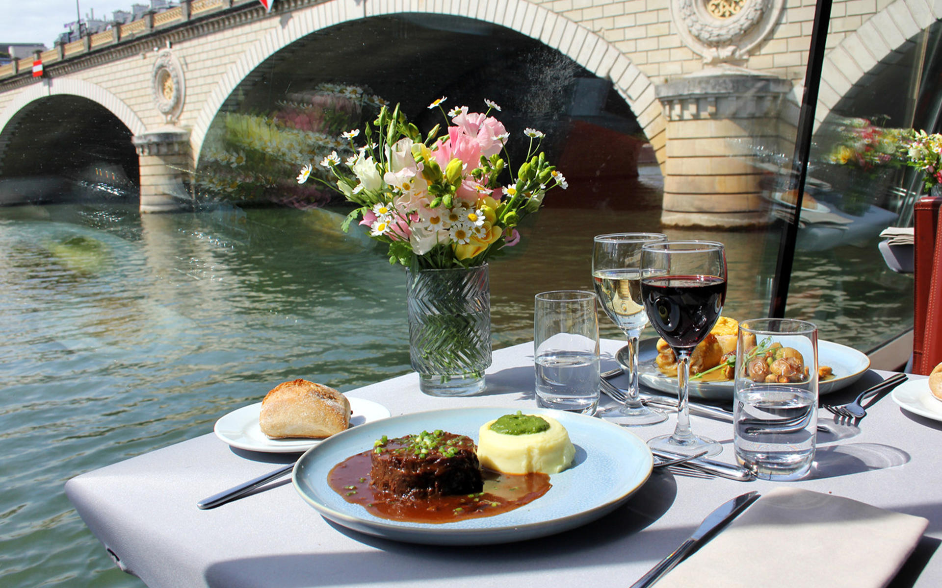 Bateaux Parisiens Seine River Lunch Cruise - Thumbnail 6