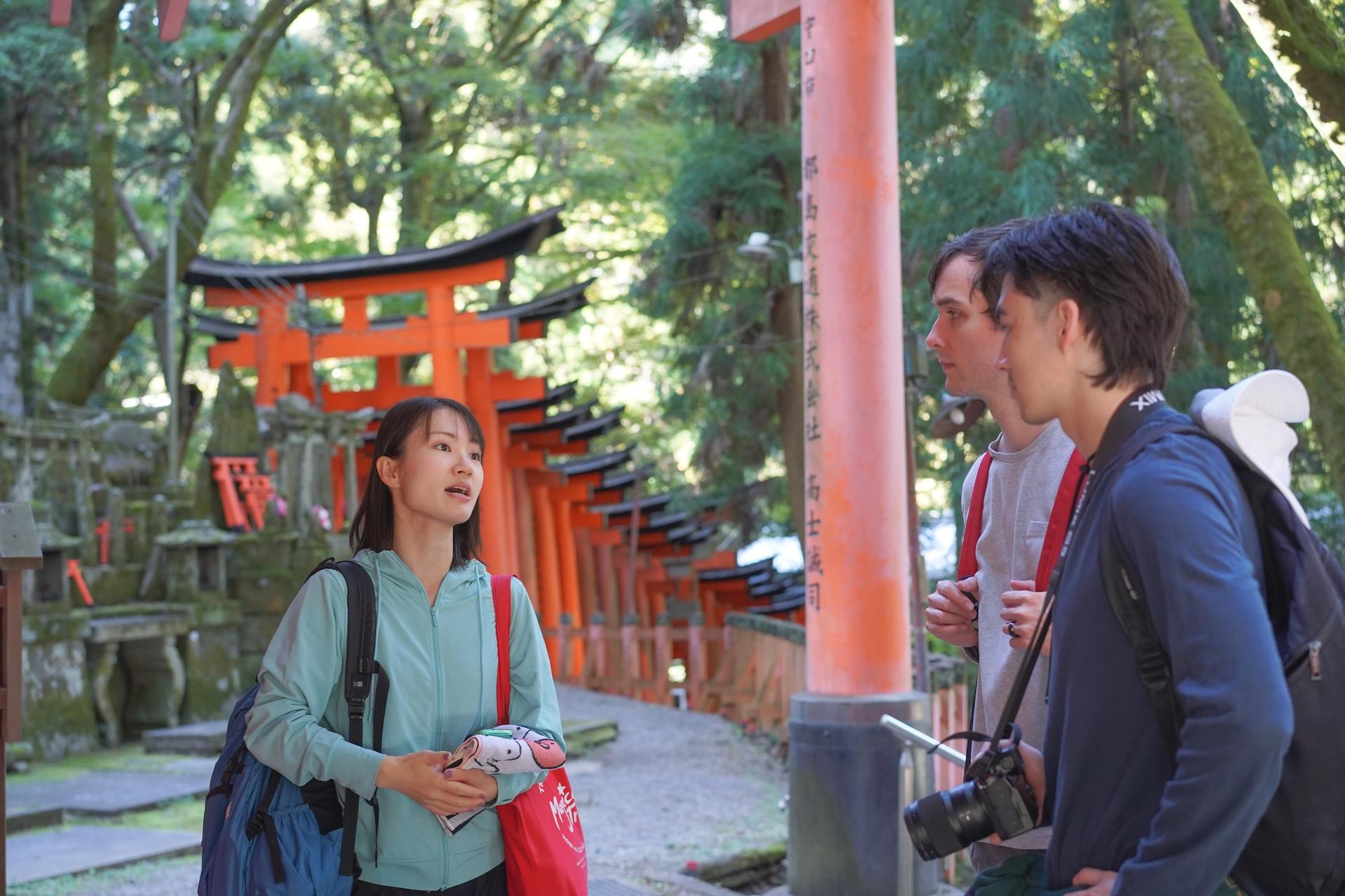 Fushimi Inari Hidden Hiking Tour : Escape the Crowds - Thumbnail 2