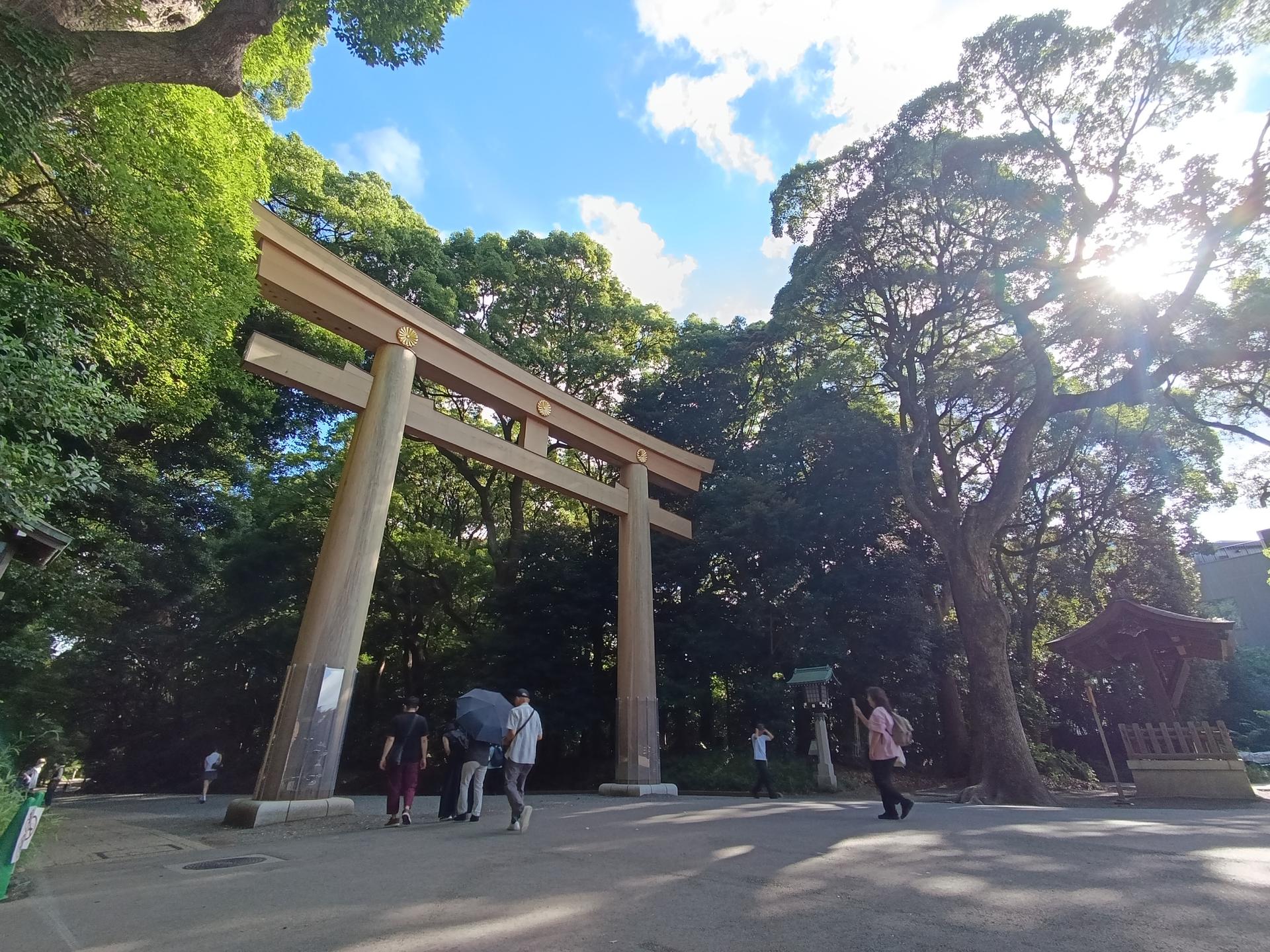 Tokyo Meiji Shrine Cultural Guided Walking Tour - Image 1
