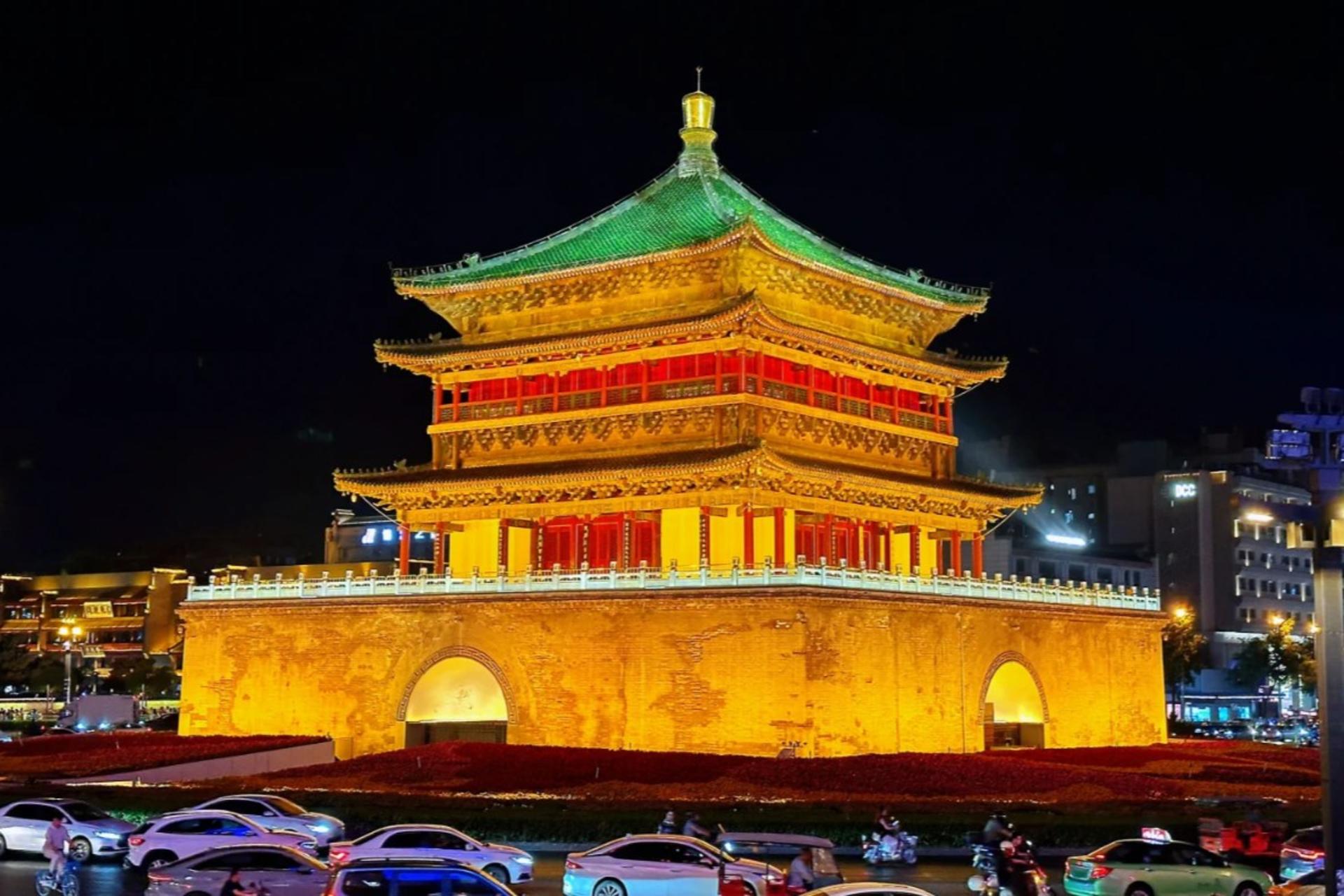 Xi'an City/Terracotta Army + Huaqing Palace/Mount Hua 1-Day Tour (Optional Private Car/Private Group) - Thumbnail 2