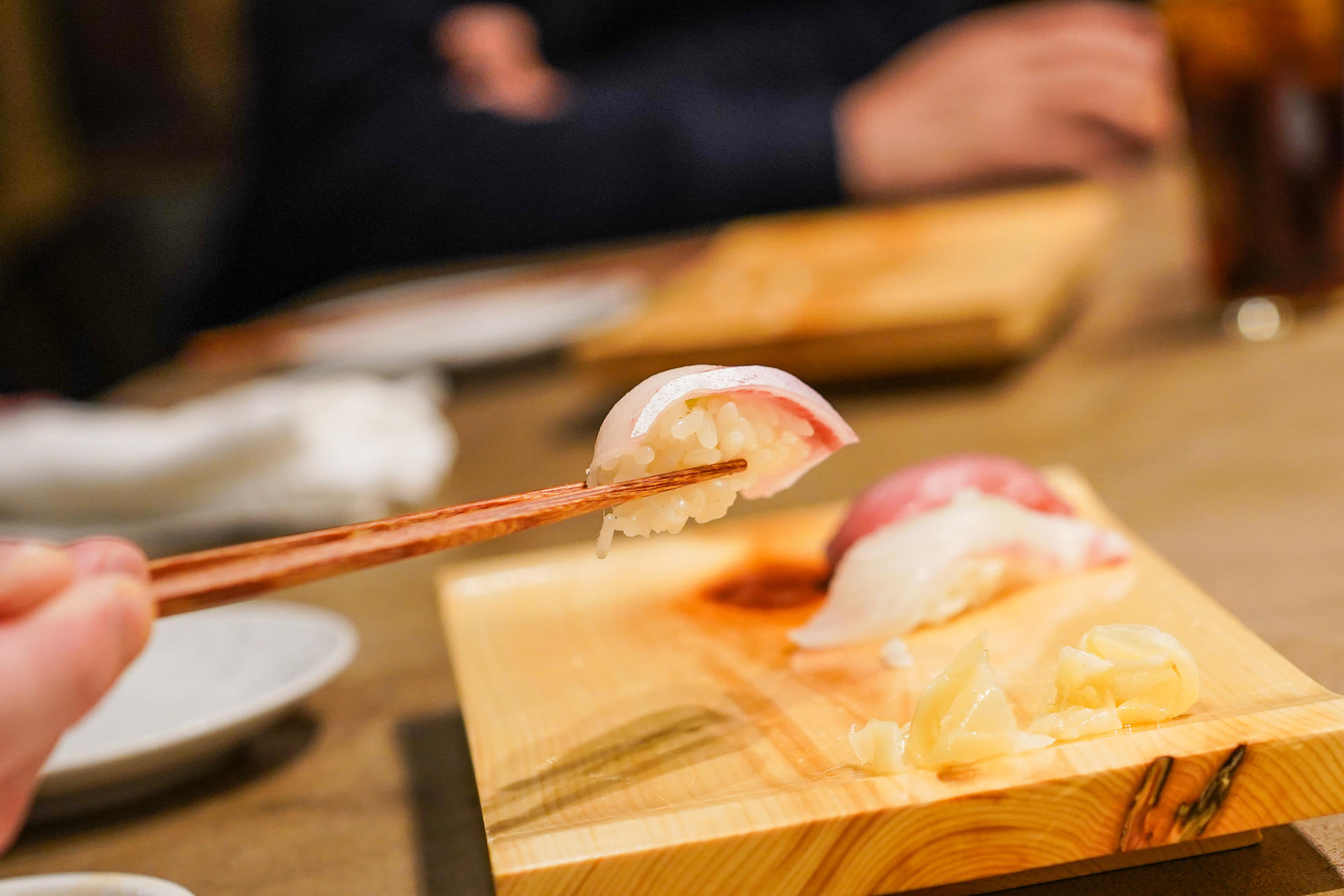 Tokyo Omakase Sushi & A5 Wagyu Premium Foodie Tour in Shinjuku  - Thumbnail 11