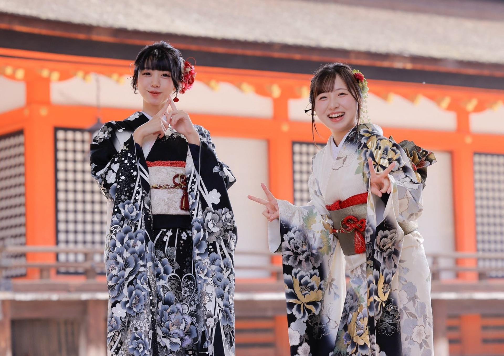 Kimono rental near Kiyomizu-dera Temple in Kyoto | Choose from additional options such as tea ceremony & matcha making, makeup, and photo shoots | Aiwafuku Kiyomizu Main Store - Thumbnail 16