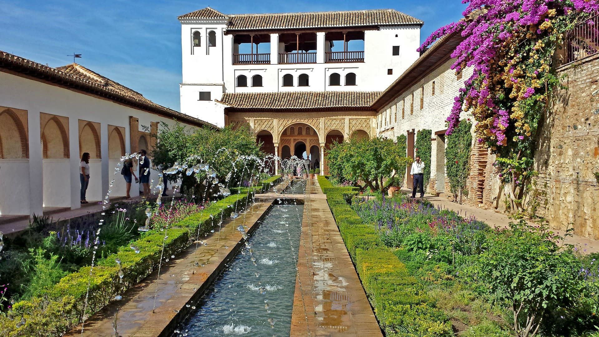 Alhambra and the Generalife Gardens Tour in Granada - Thumbnail 5