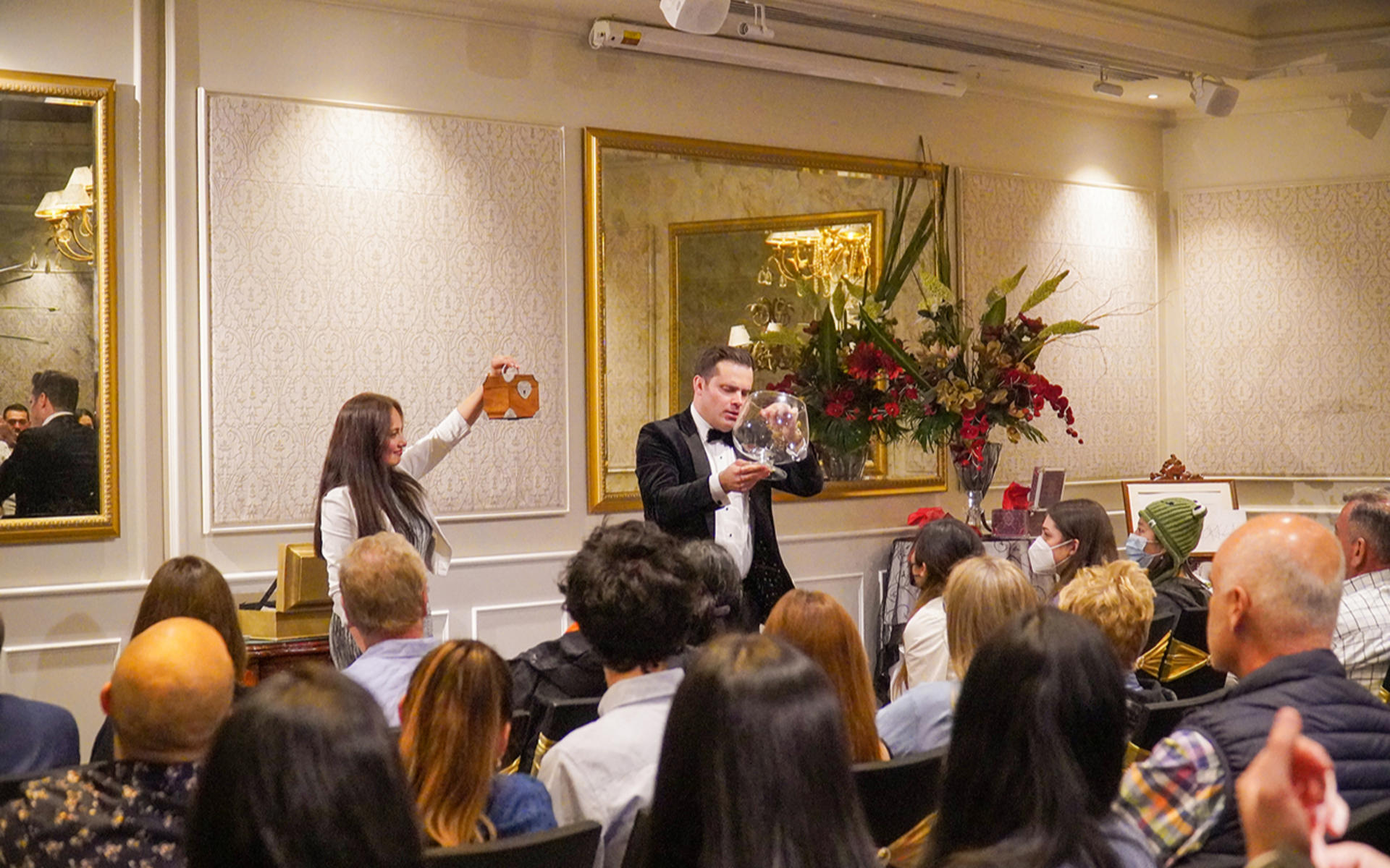 Melbourne Magic Show: Impossible Occurrences at Marriott Hotel - Thumbnail 3
