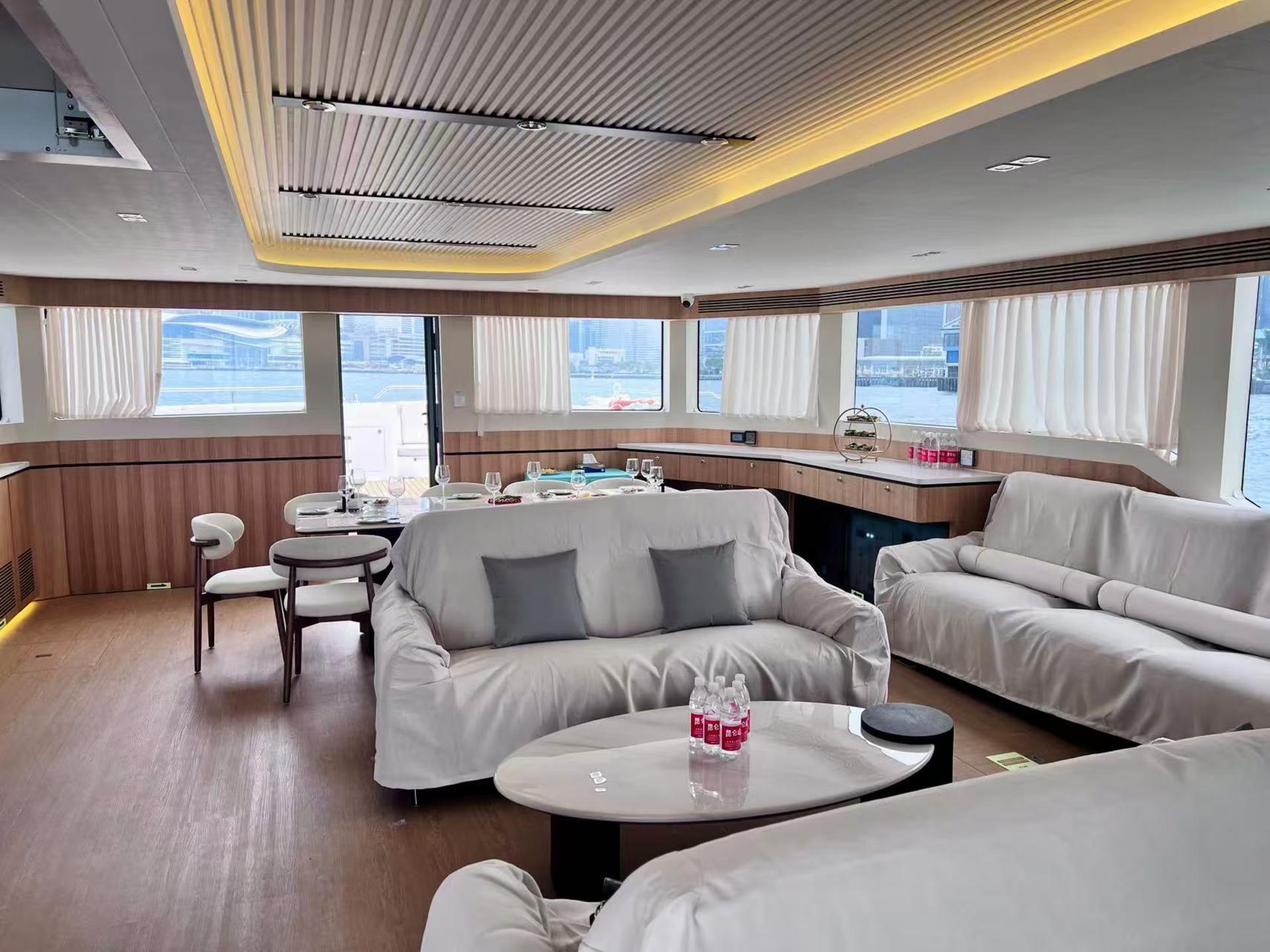 Oriental Pearl No.8 Luxury Yacht Tour - Thumbnail 6