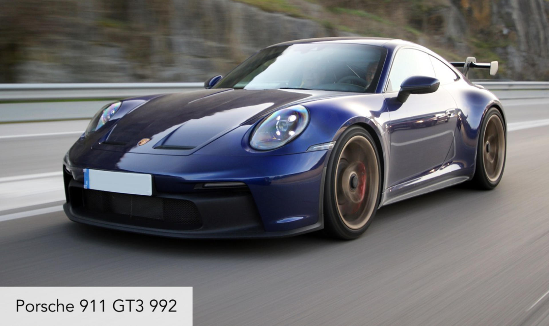 20-minute supercar drive in Barceloneta beach - Thumbnail 8