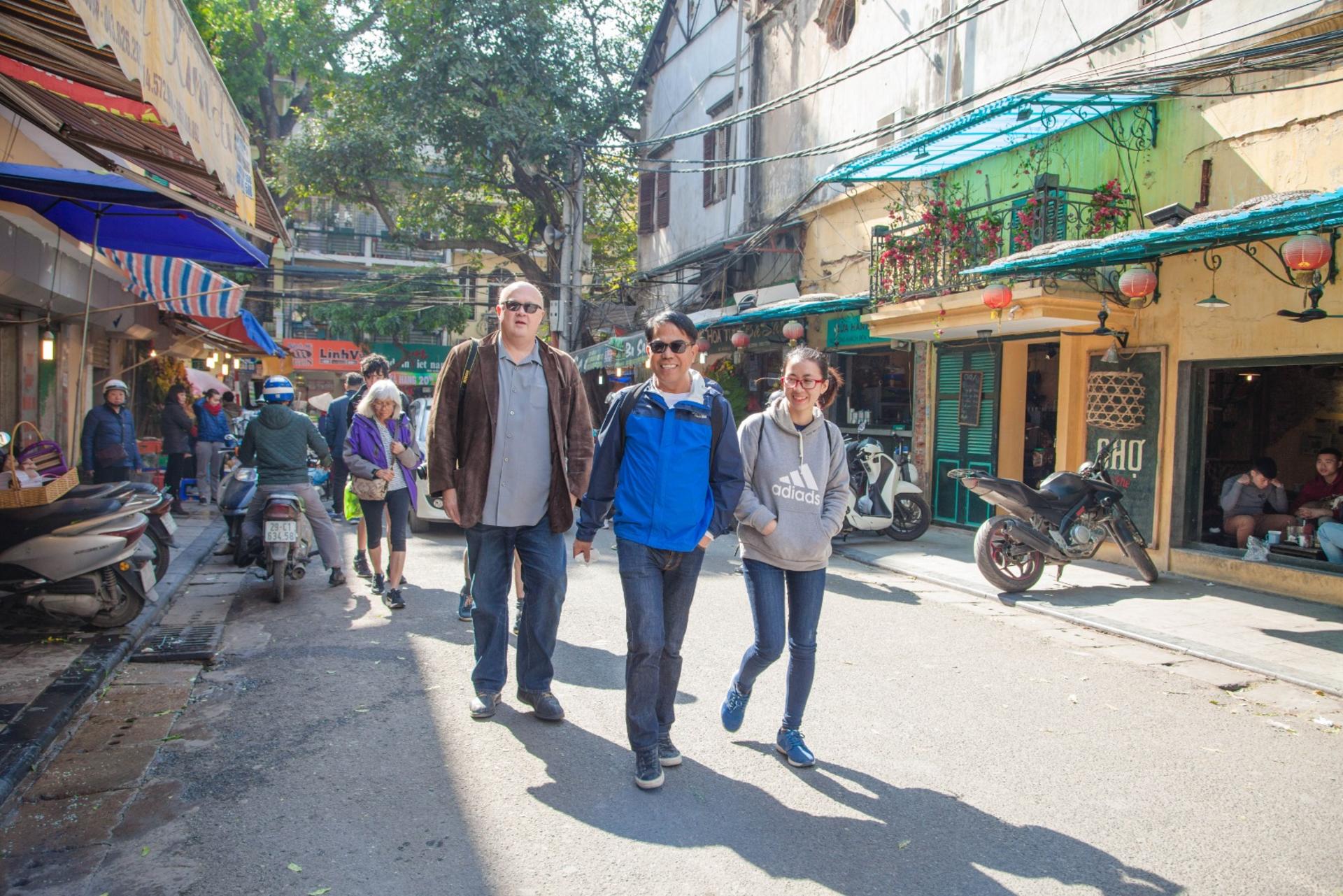 Hanoi Street Food Walking Tour with Cyclo Ride - Thumbnail 4