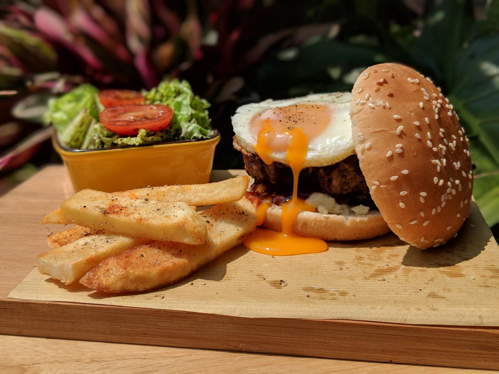 Skinny Dip Cafe in Kepong Menjalara - Image 1