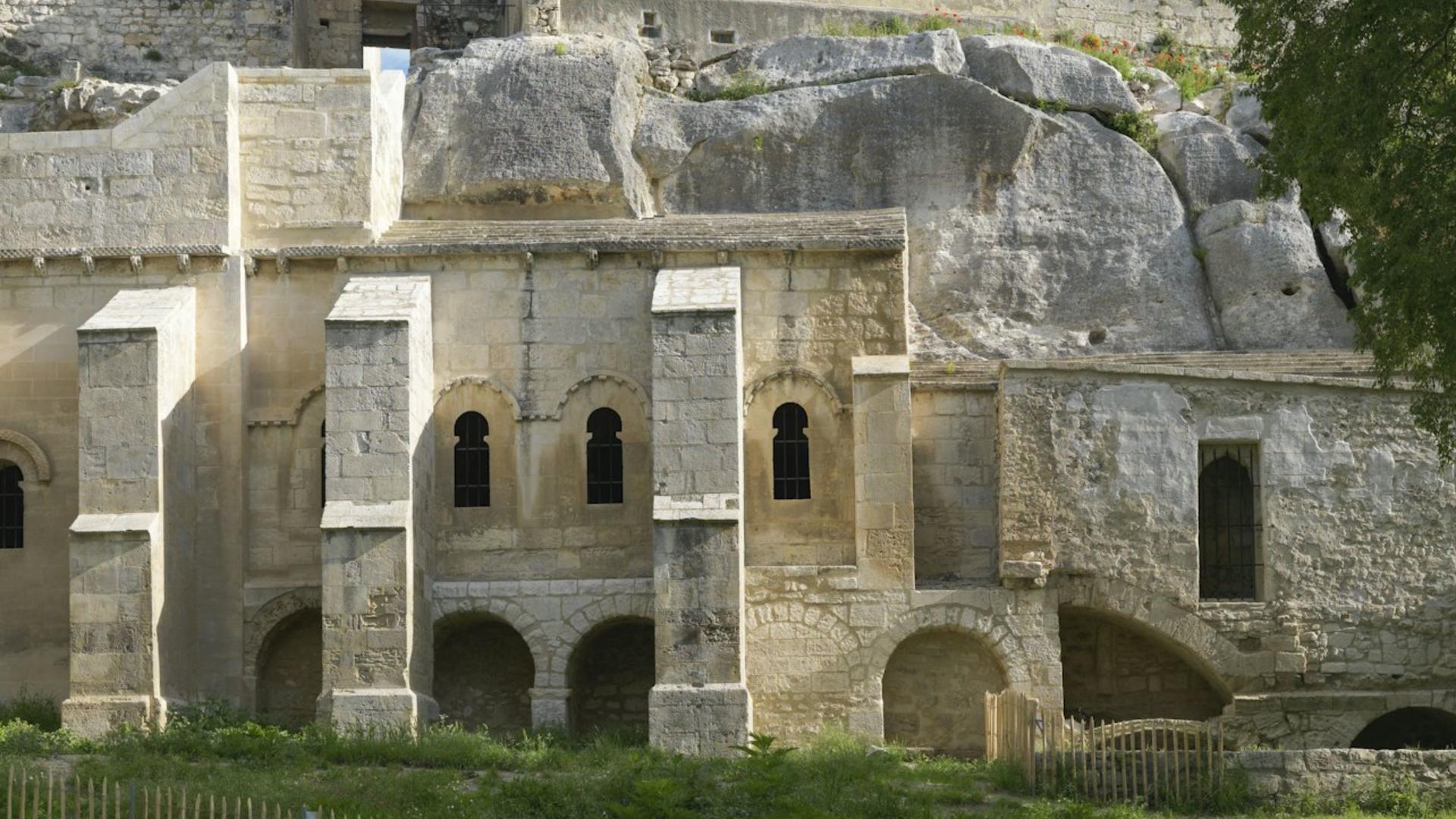 Abbey of Montmajour ticket in Arles - Thumbnail 4