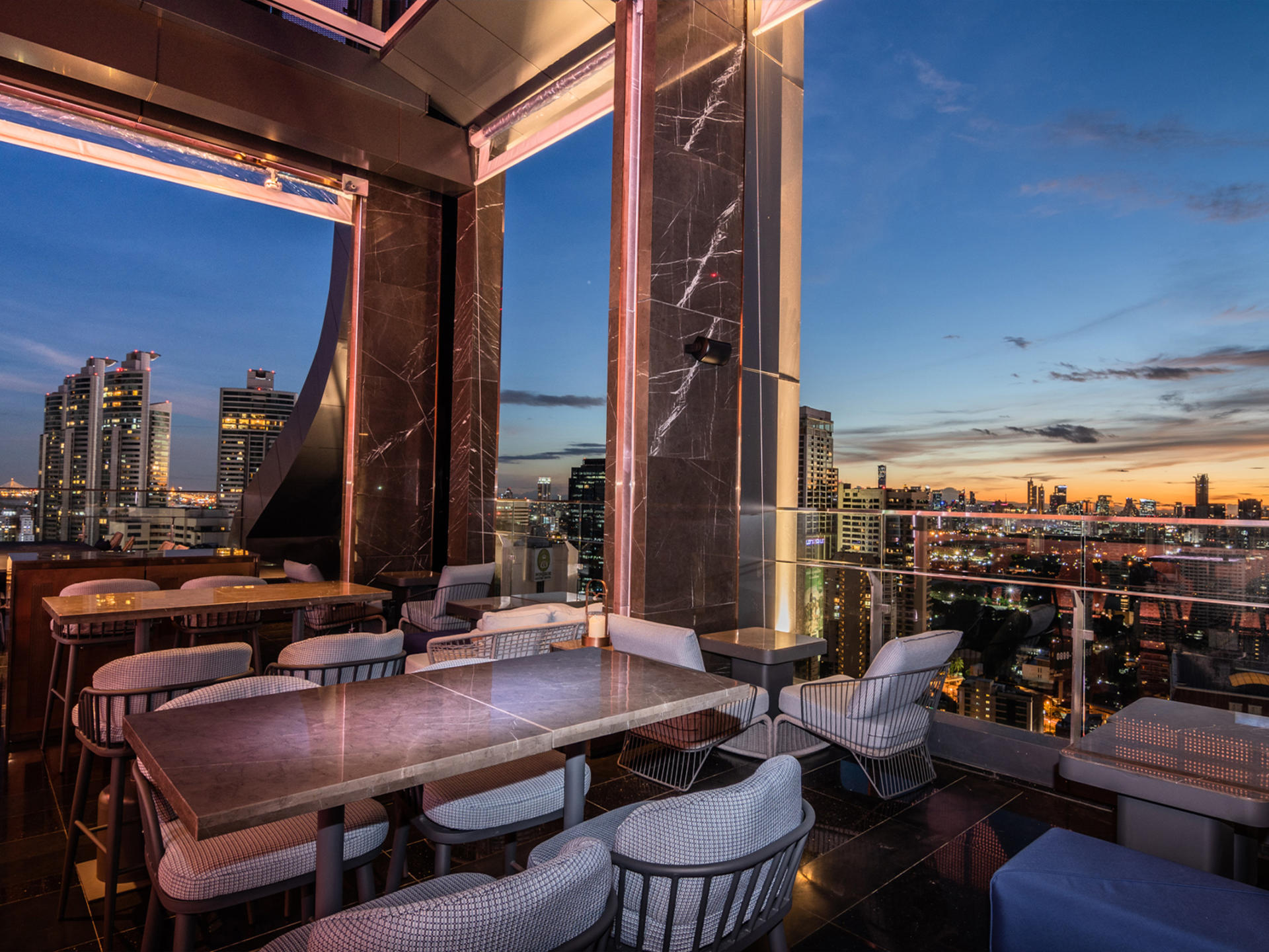 Cooling Tower Rooftop Bar at Carlton Hotel Bangkok Sukhumvit - Thumbnail 9