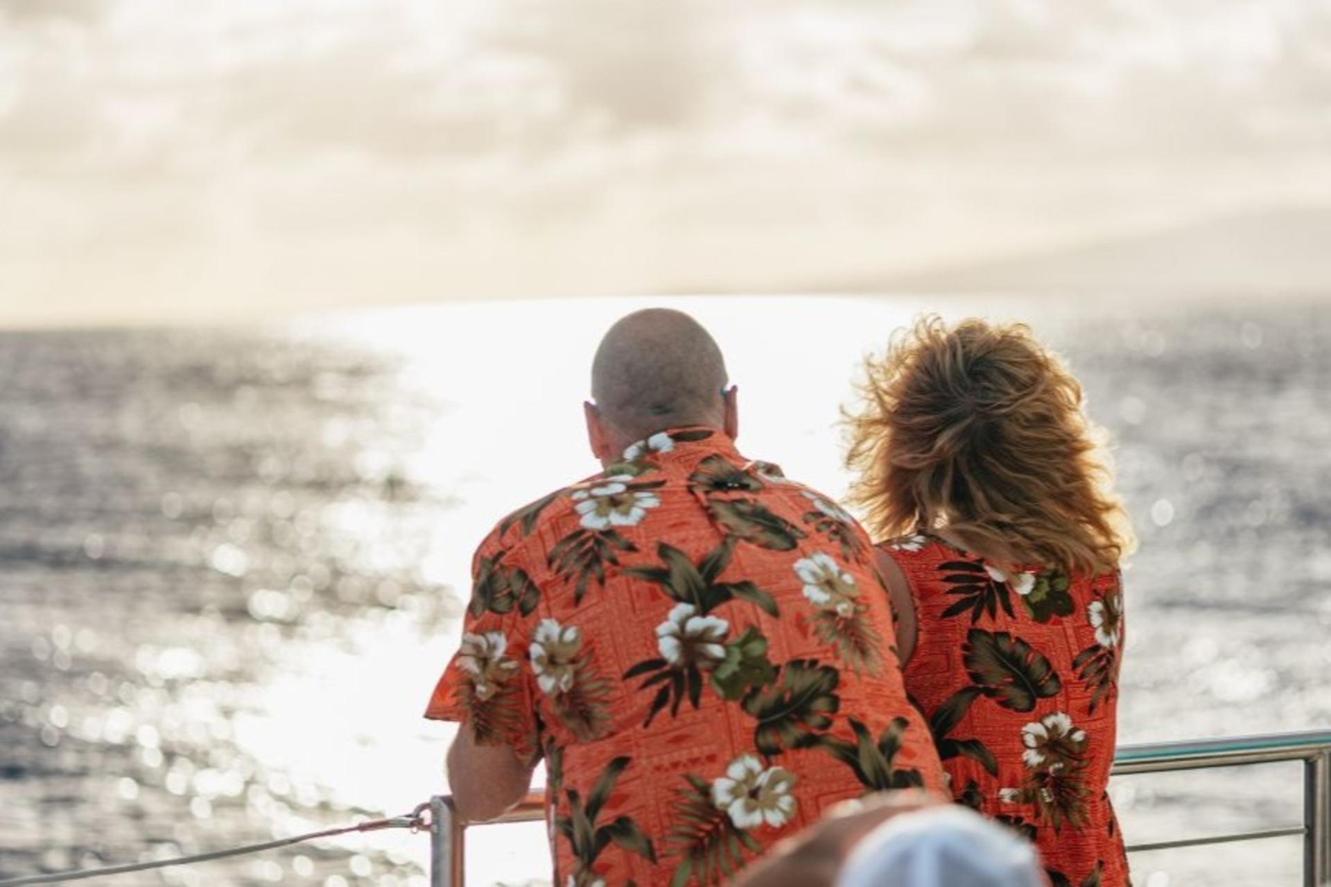 Waikiki Sunset & Fireworks Sailing Experience in Hawaii - Thumbnail 4