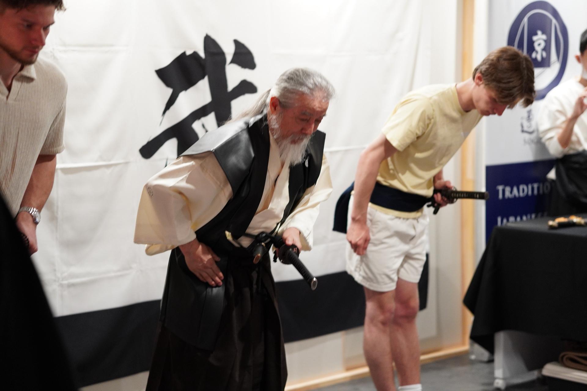Kyoto: Samurai Sword Workshop with Master Lee Murayama - Thumbnail 14