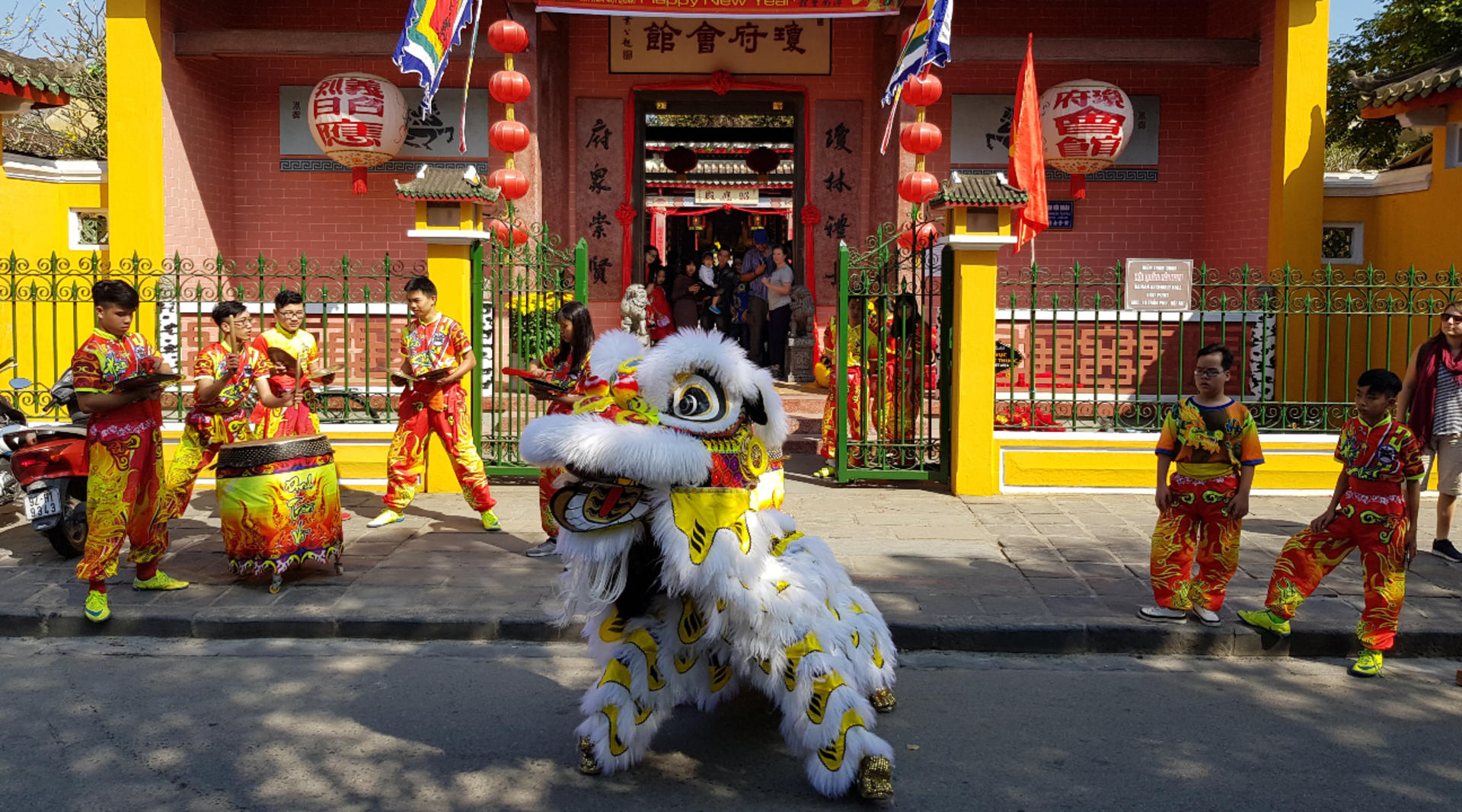 Deluxe Walking Tour in Hoi An from Da Nang - Thumbnail 3