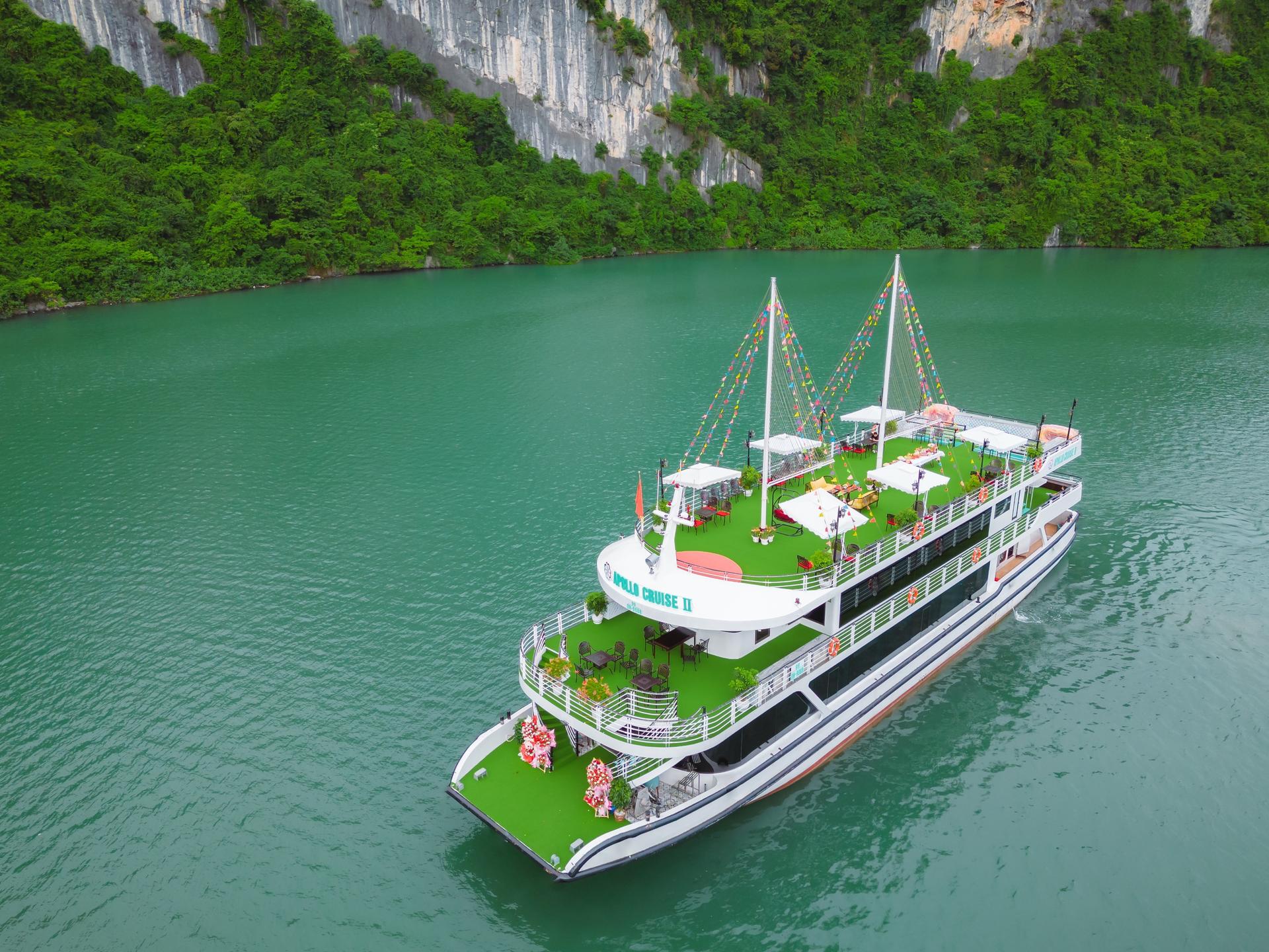 Apollo Premium Day Cruise: Ha Long Bay, Sung Sot, Ti Top - Thumbnail 8