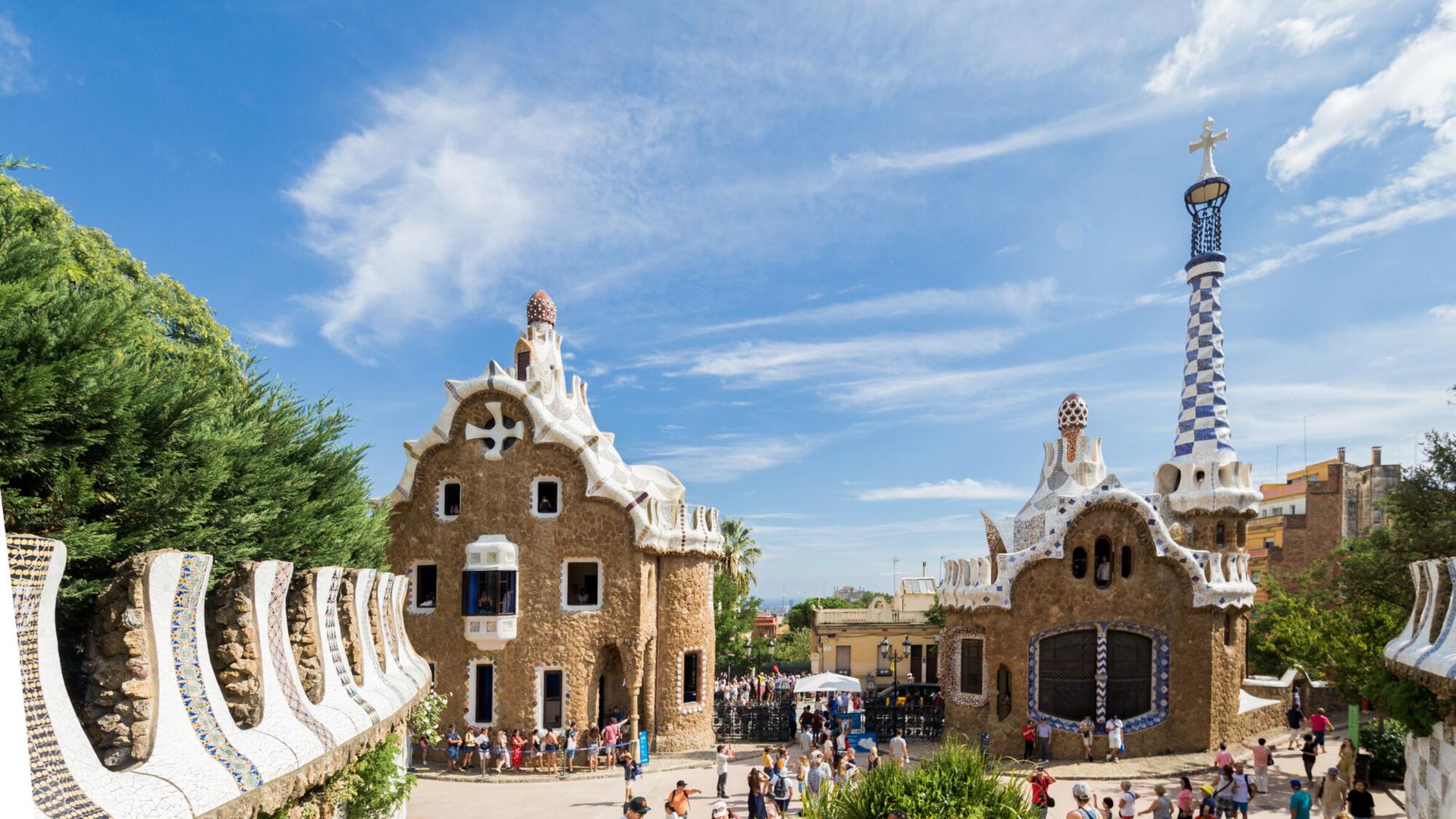 Sagrada Familia & Park Guell Skip-the-Line Combo Tour - Thumbnail 4