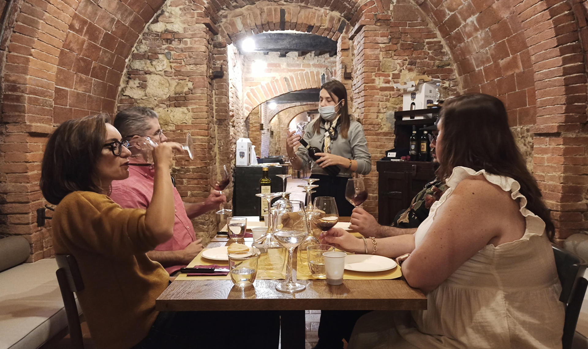 Val d'Orcia wine & cheese tasting experience from Florence - Thumbnail 2