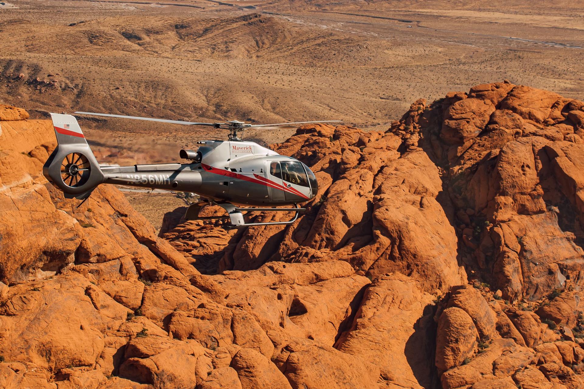 Neon & Nature: Las Vegas Strip & Red Rock Canyon Helicopter Tour - Thumbnail 2