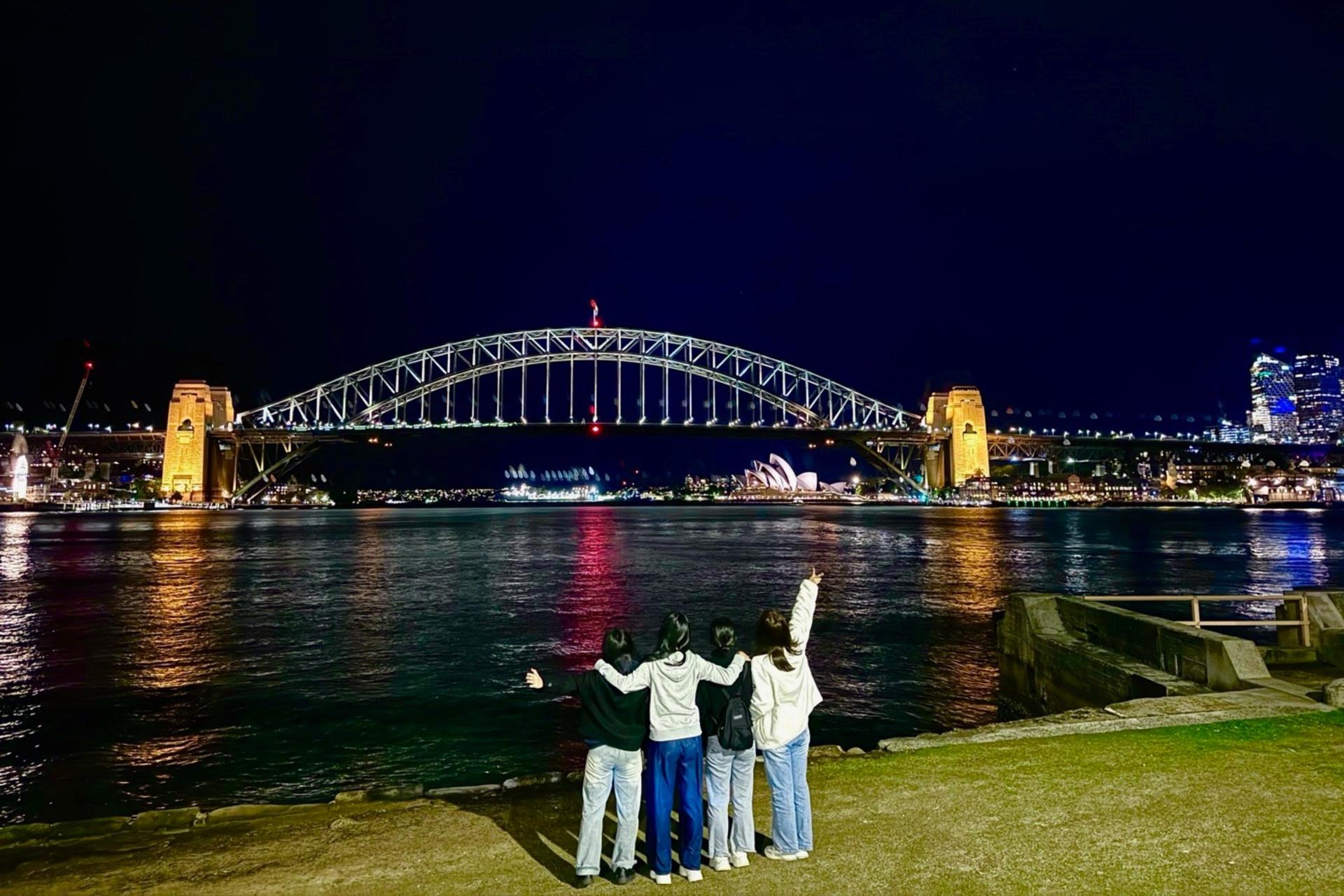 Sydney Night Icon Views Private Tour with Korean or English Guide - Thumbnail 3