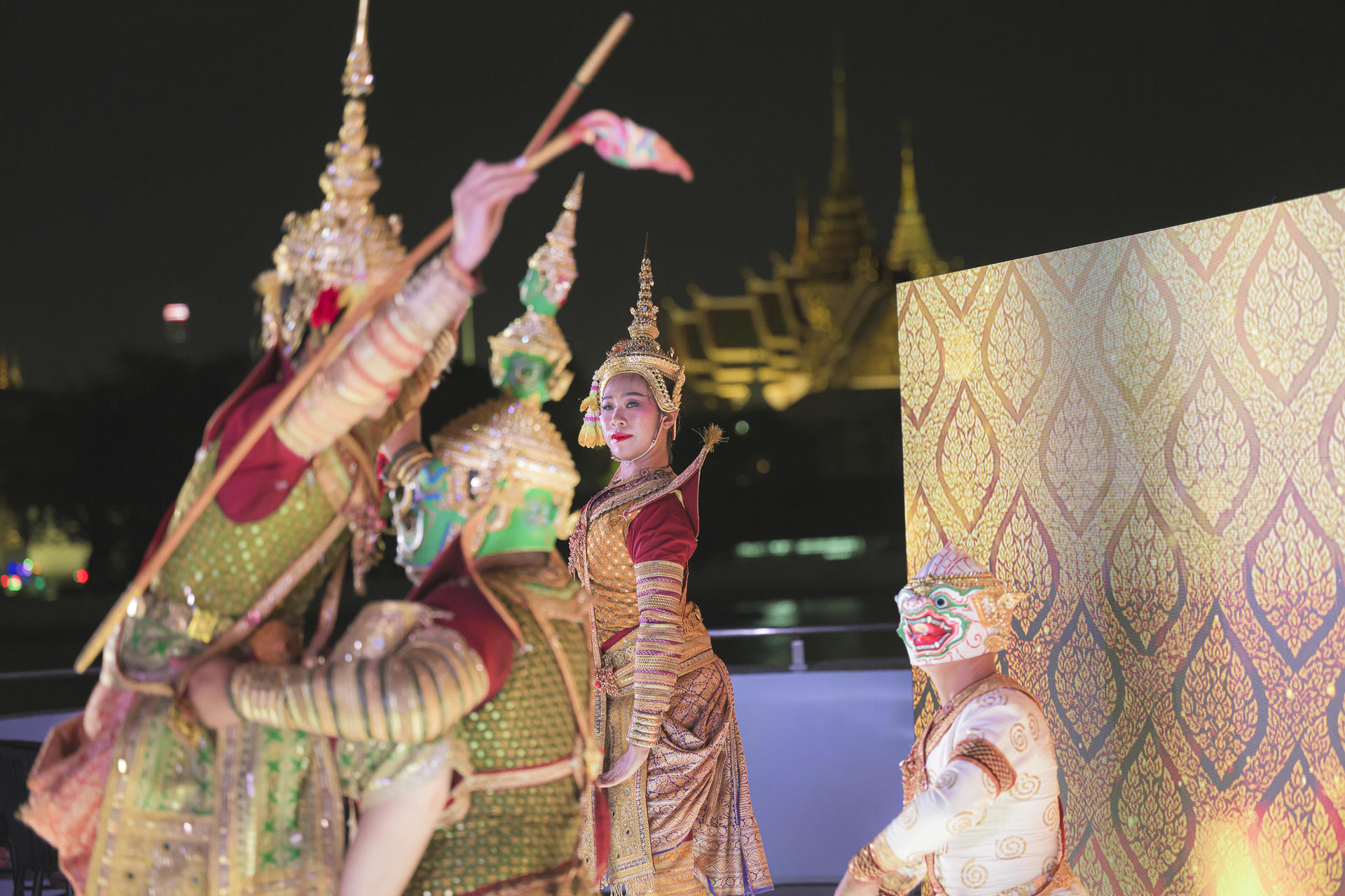 Sawasdee Chaophraya Cruise in Bangkok - Thumbnail 14