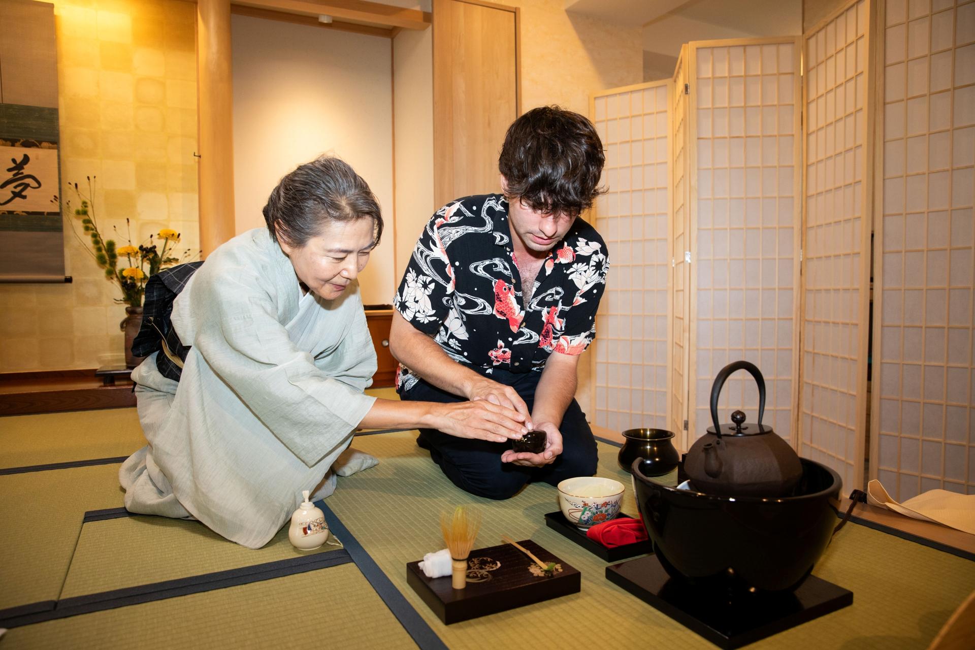 Tea Ceremony Experience in Asakusa Tokyo - Thumbnail 4