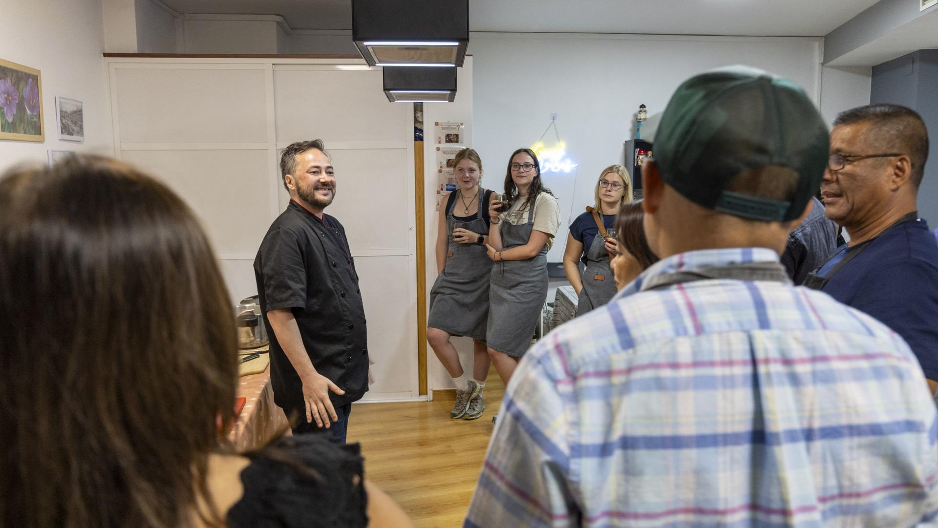 Paella and sangria workshop in Madrid - Thumbnail 4