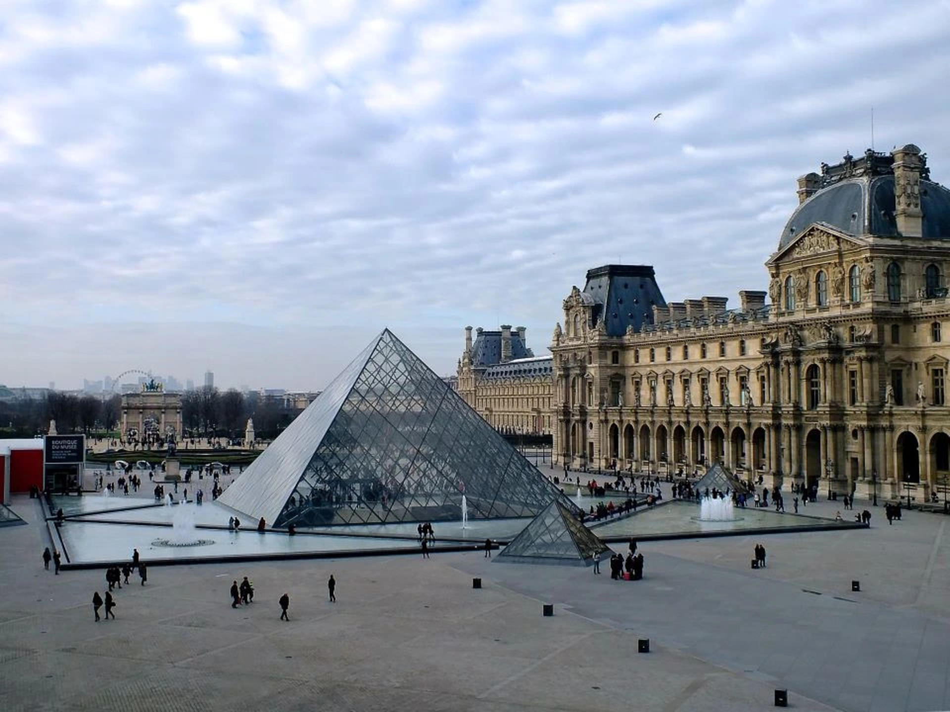 Louvre Museum and Seine River Cruise Tour - Thumbnail 4