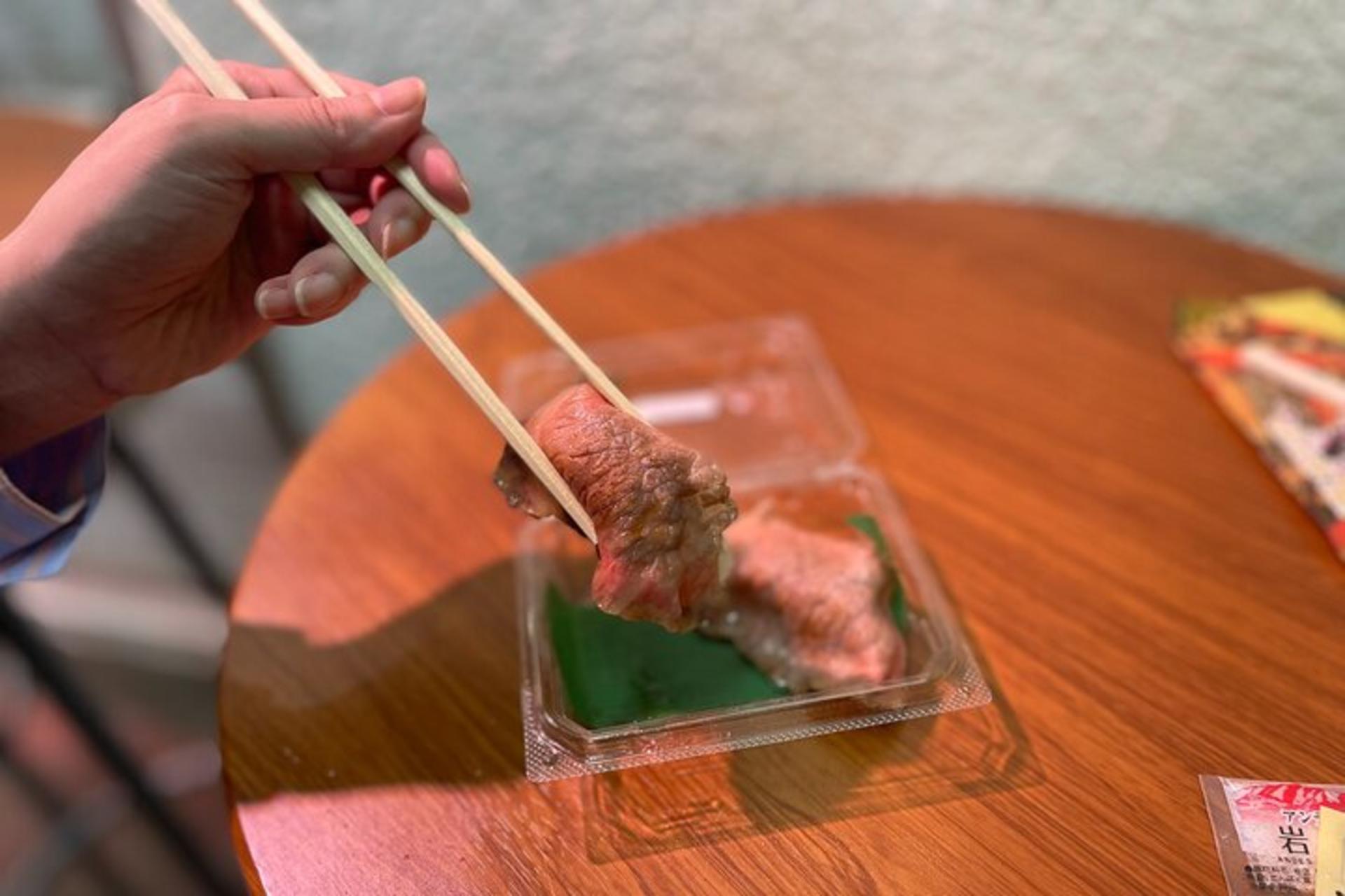 Tokyo:Enjoy street food & Japanese food culture at Tsukiji Market - Thumbnail 9