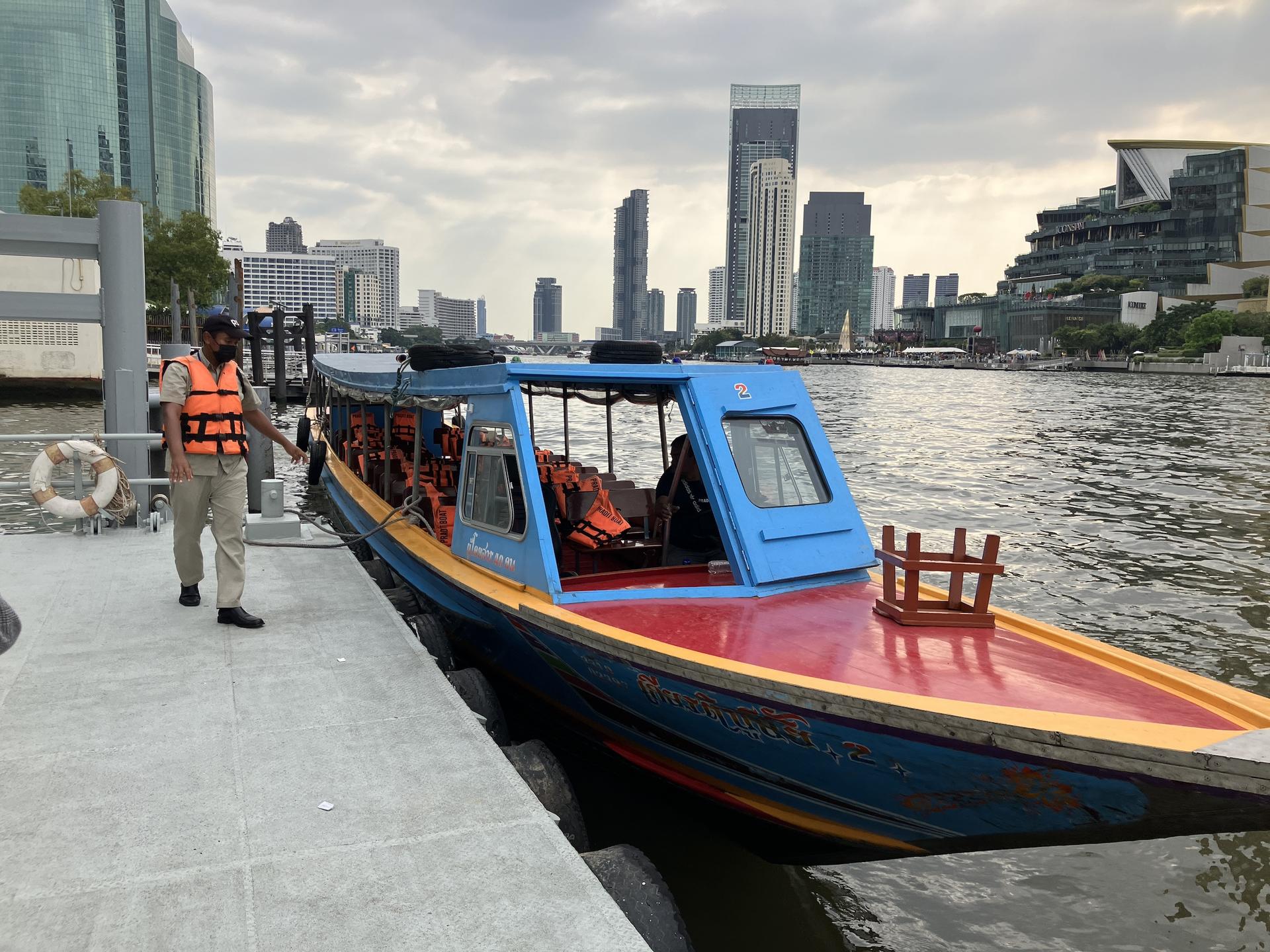 Bangkok 2-Hour Canal Tour by Teak Boat from Bangkok - Thumbnail 3