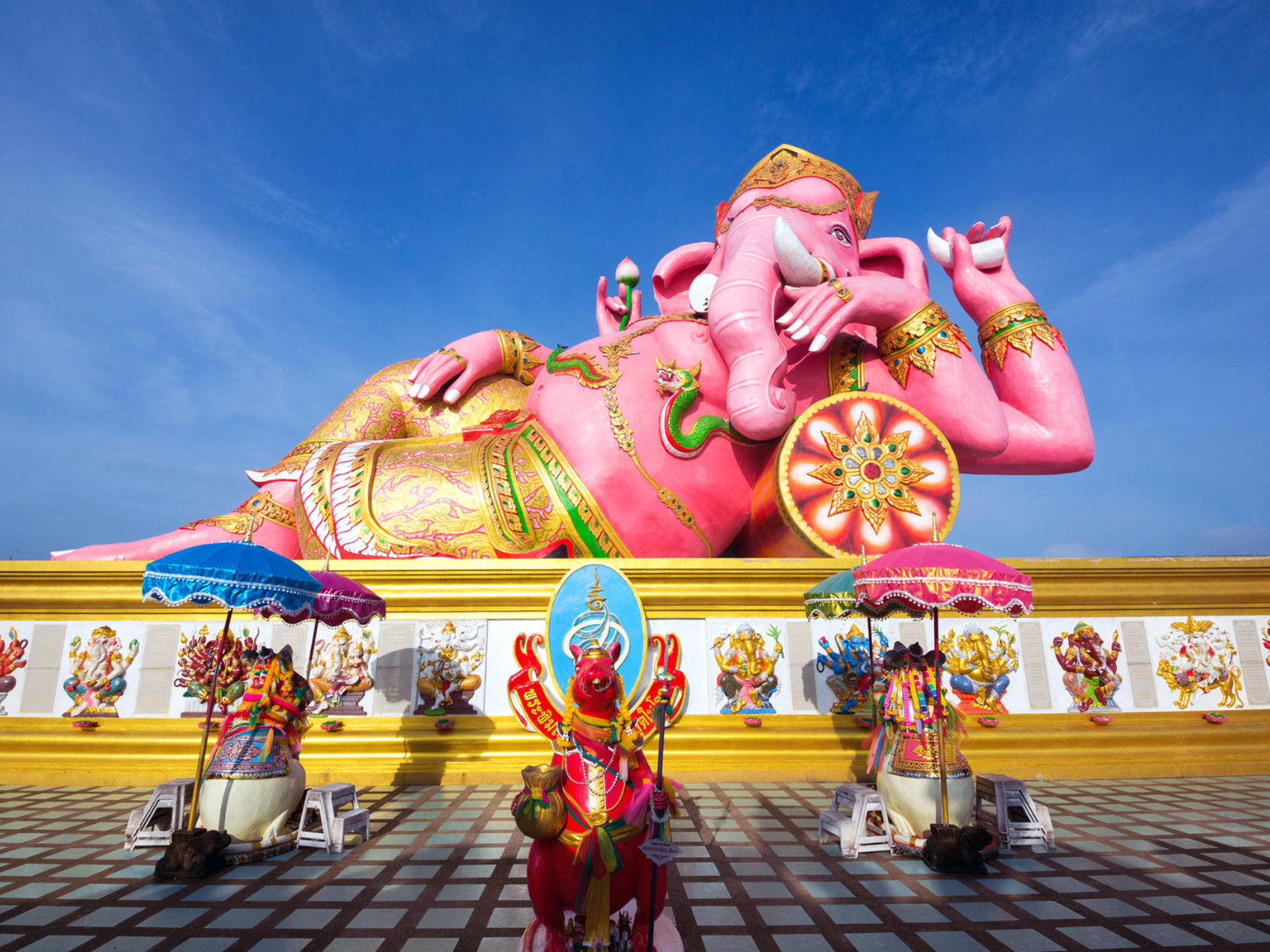 Bangkok Temple Tour by MyProGuide(Wat Paknam,Pink Ganesh,Wat Saman) - Image 1