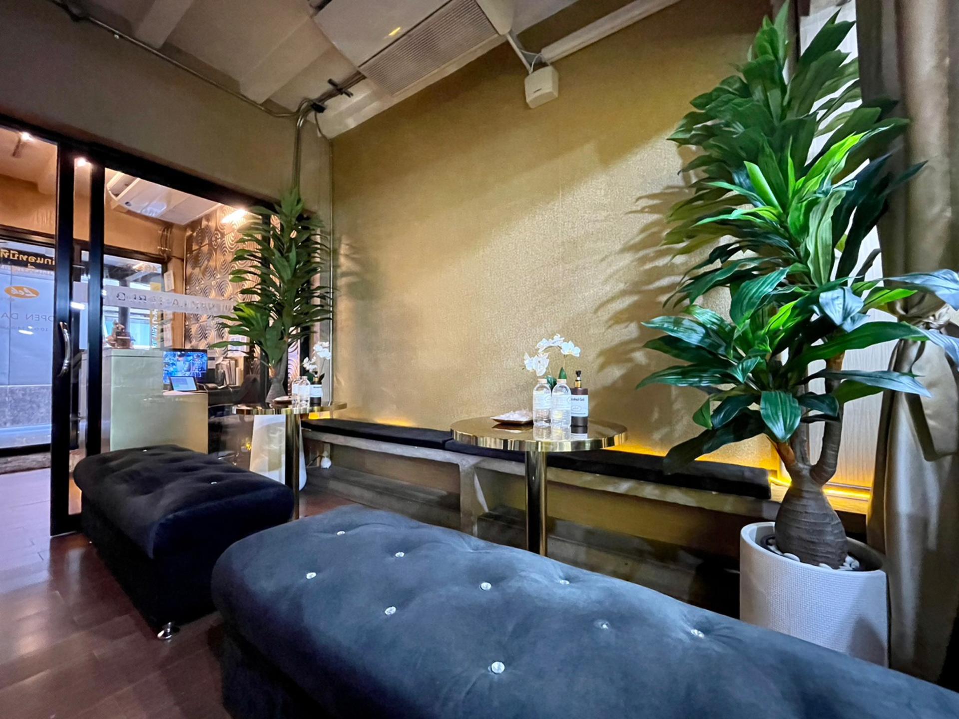 Lek Massage and Spa at BTS Siam Station Experience in Bangkok - Thumbnail 3