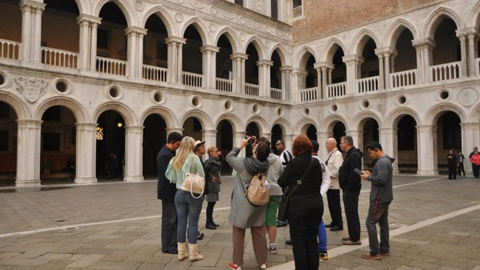 Doge's Palace tour in Venice - Thumbnail 4