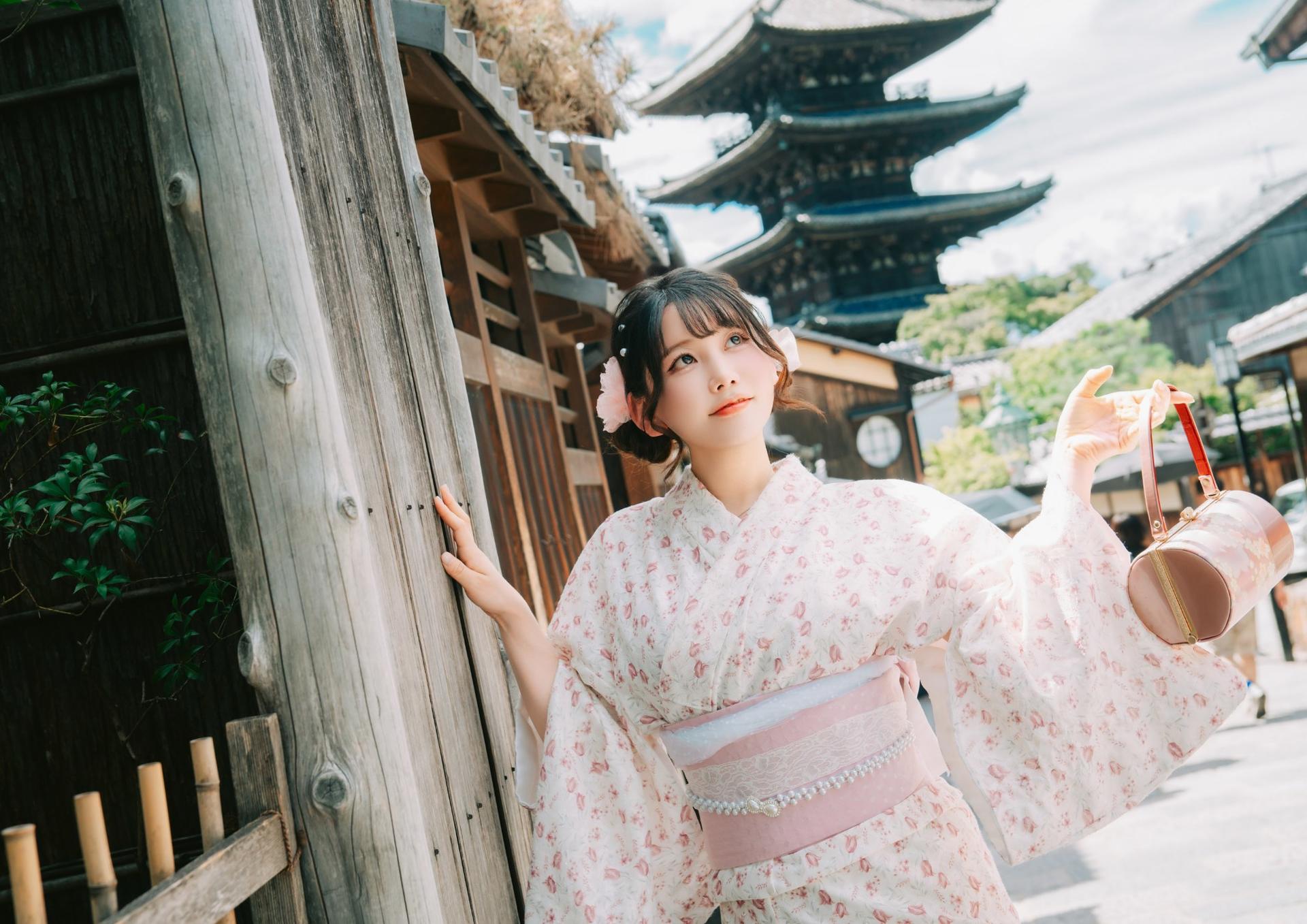 Kyoto Aiwafuku Kyoto Station Front Store | Perfect for free sightseeing - Kimono rental + Japanese-style hair set, makeup, and professional photography available as optional add-ons - Thumbnail 22